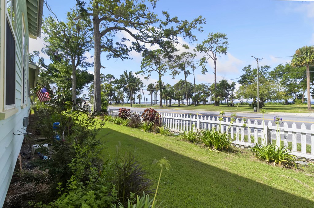 201 8th St, Port St. Joe 32456