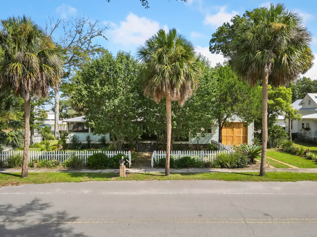 201 8th St, Port St. Joe 32456