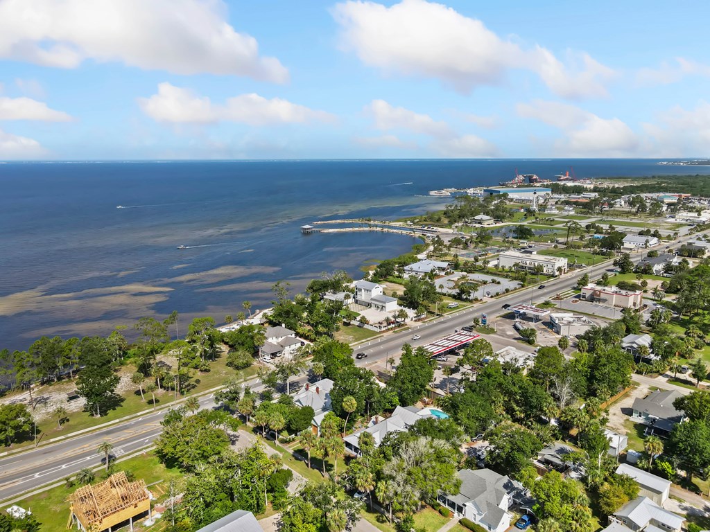 201 8th St, Port St. Joe 32456