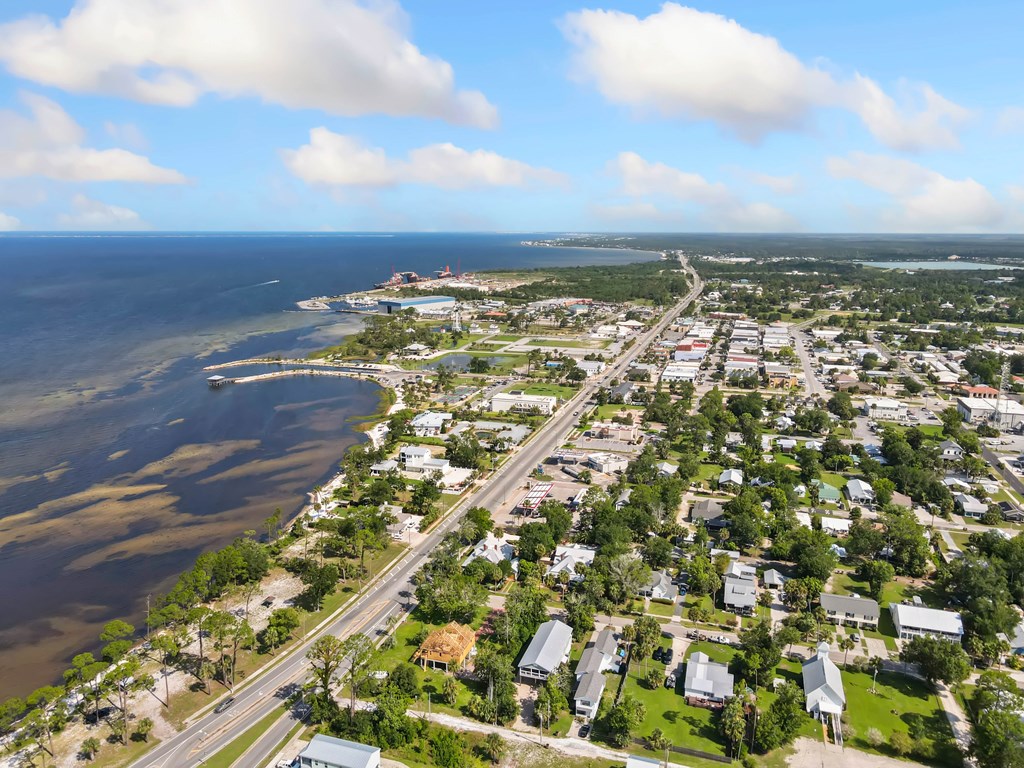 201 8th St, Port St. Joe 32456