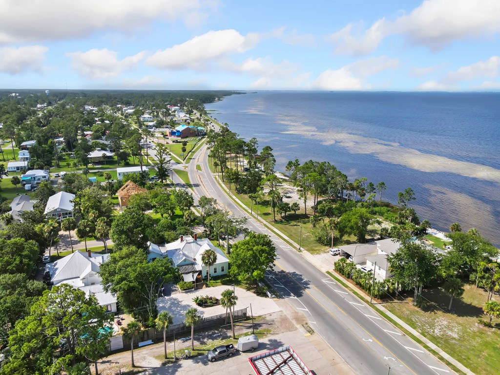 201 8th St, Port St. Joe 32456