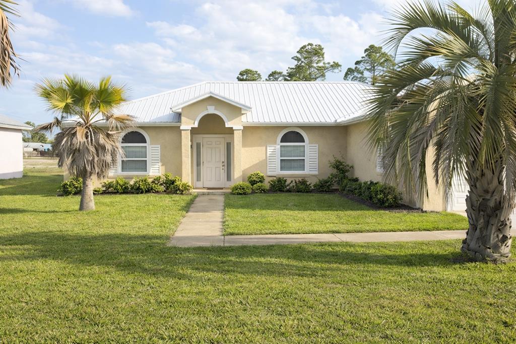 622 Gulf Aire Dr, Port St. Joe 32456