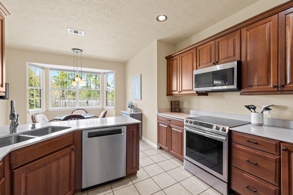 622 Gulf Aire Dr, Port St. Joe 32456