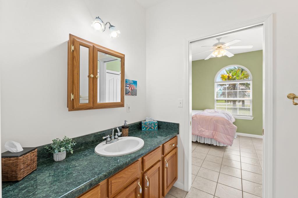 622 Gulf Aire Dr, Port St. Joe 32456