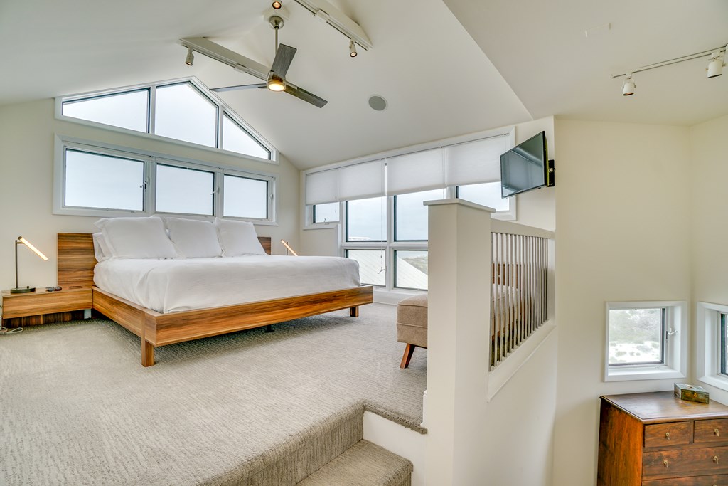 163 Seacliff Dr, 32456