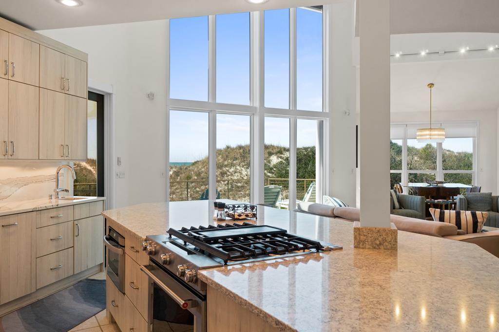 163 Seacliff Dr, 32456