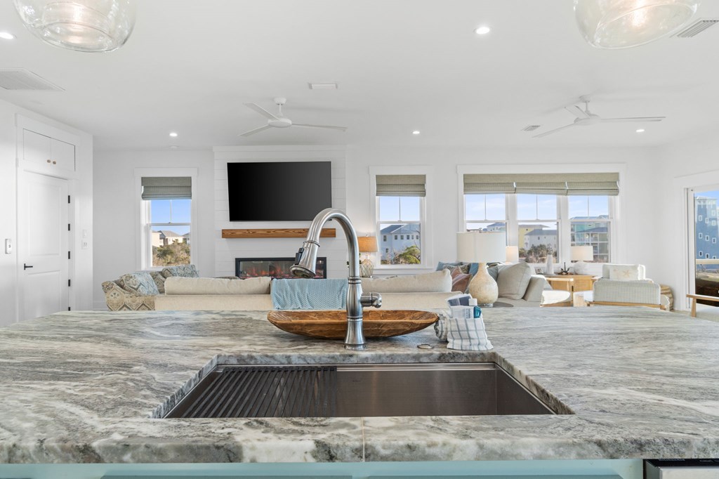 5720 Gulf Front Dr, 32456