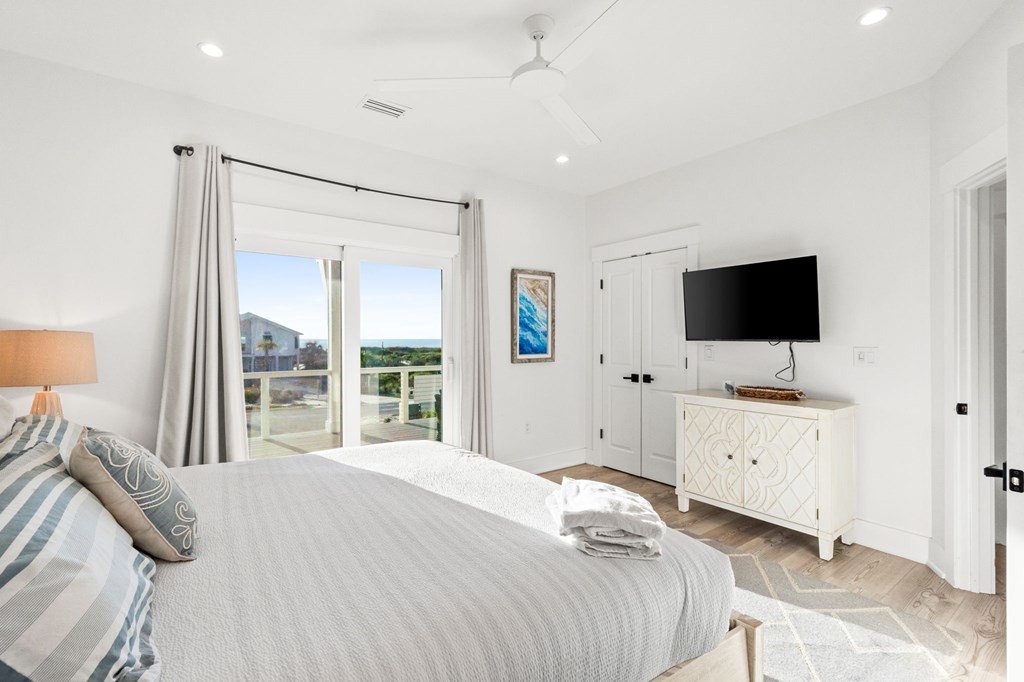 5720 Gulf Front Dr, 32456