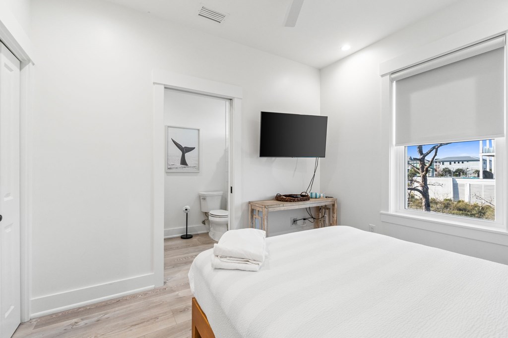 5720 Gulf Front Dr, 32456