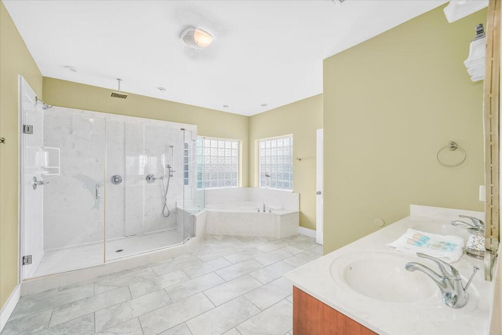 112 Barbados Dr, Port St. Joe 32456