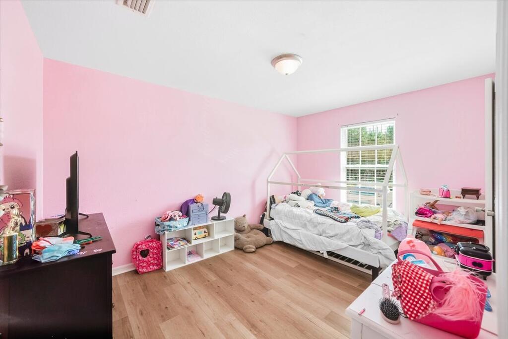 106 Calm Water Cir, 32465