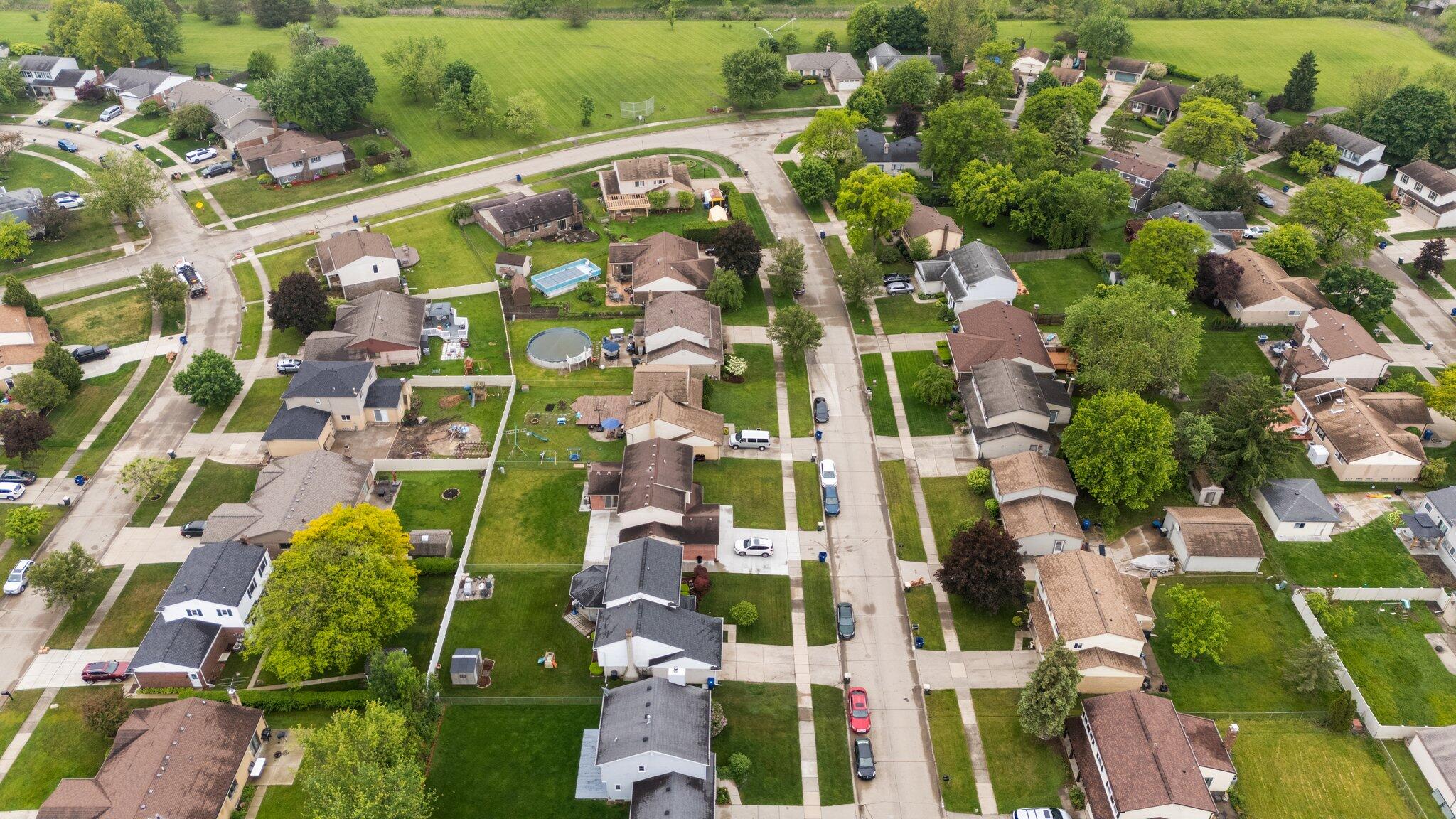 927 Queens Way