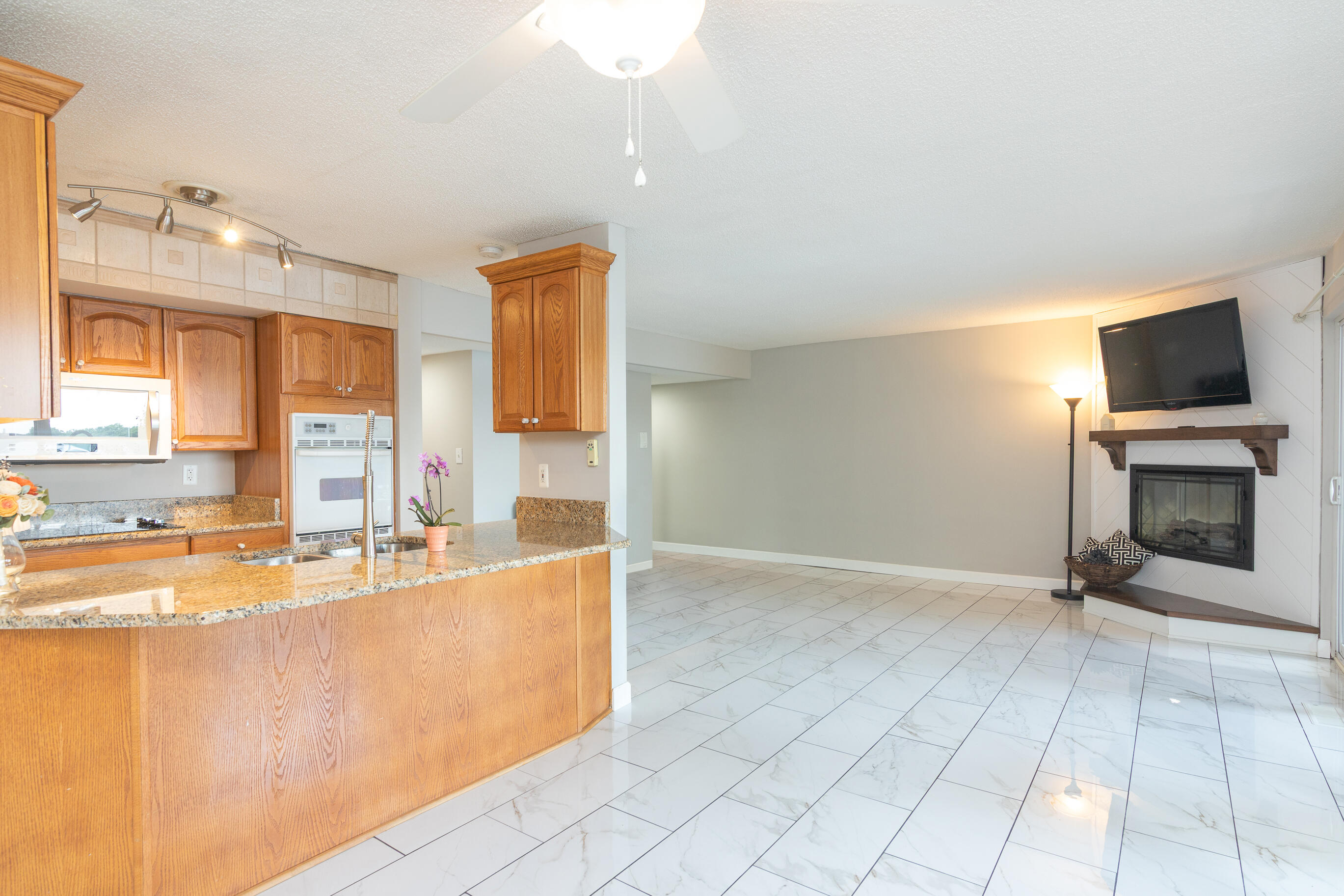 1740 Grove Road, 106