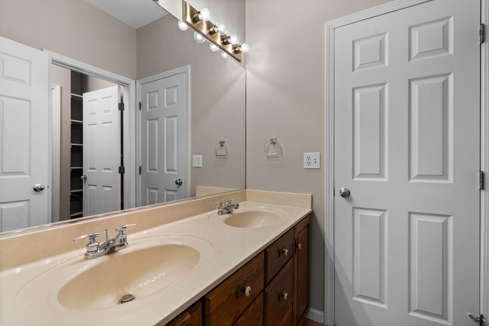 5971 Creekview Court