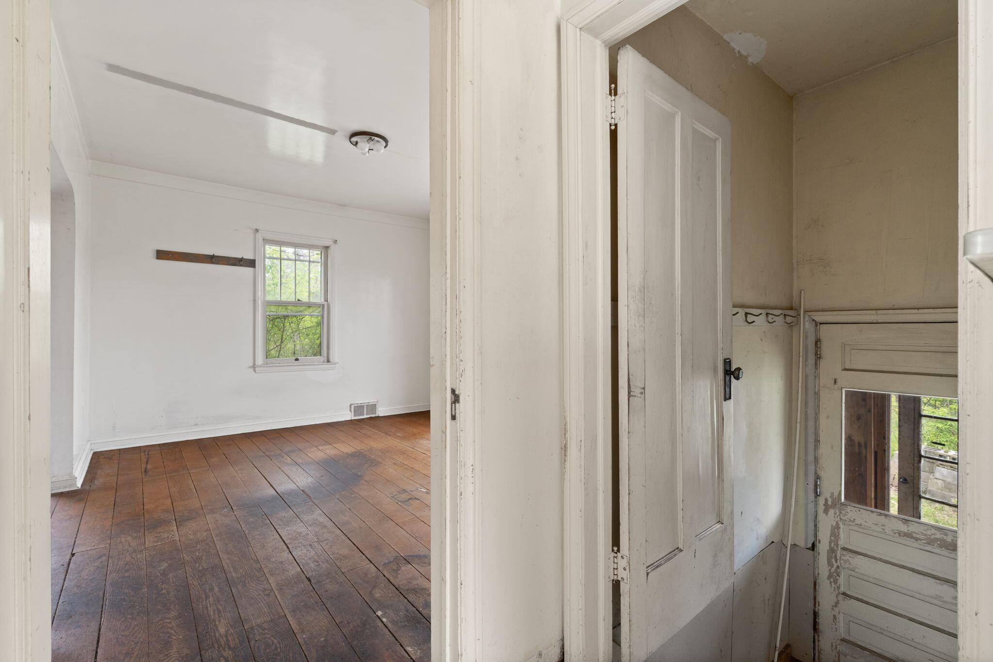 2203 Hickman Road