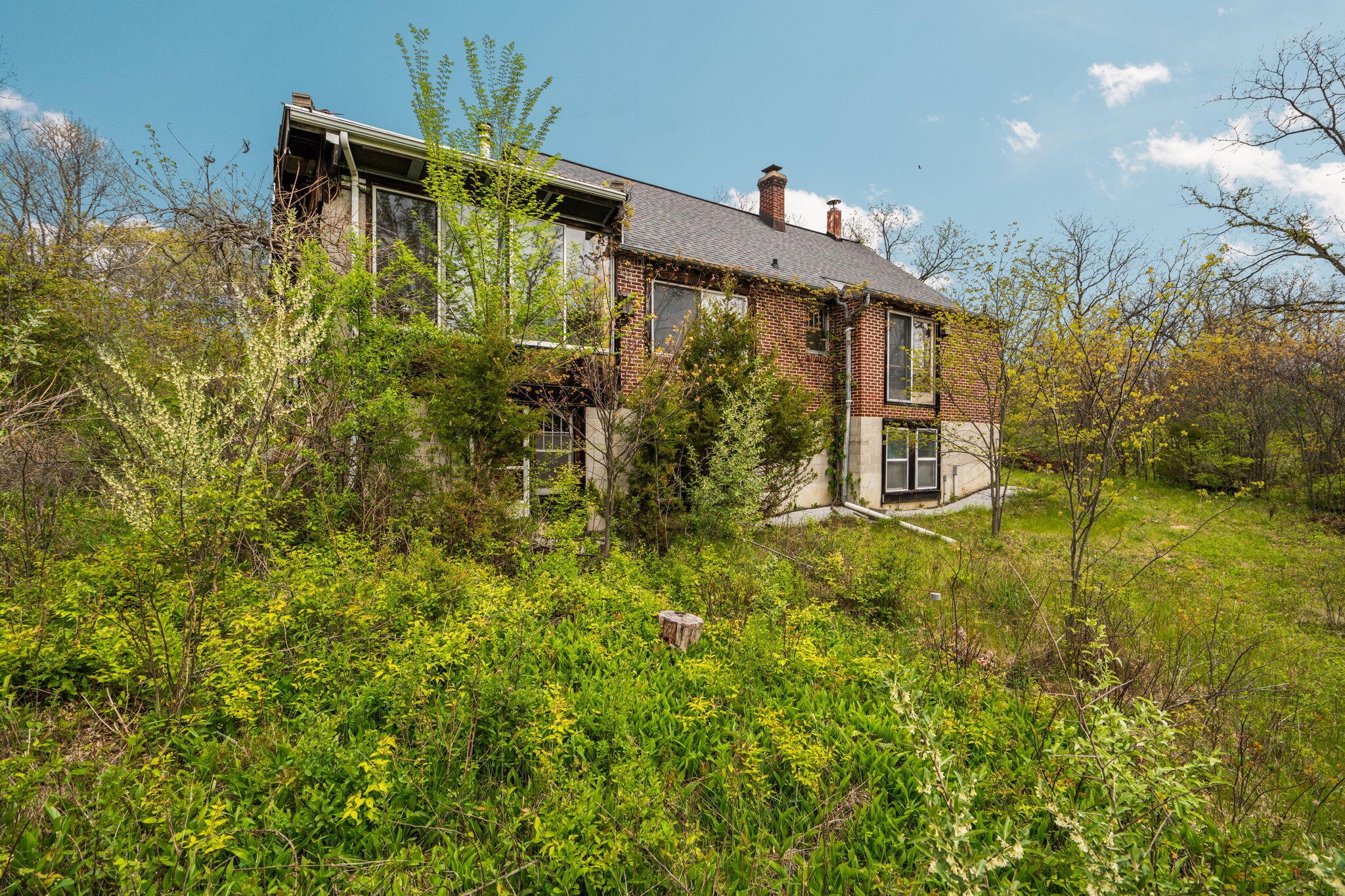 2203 Hickman Road