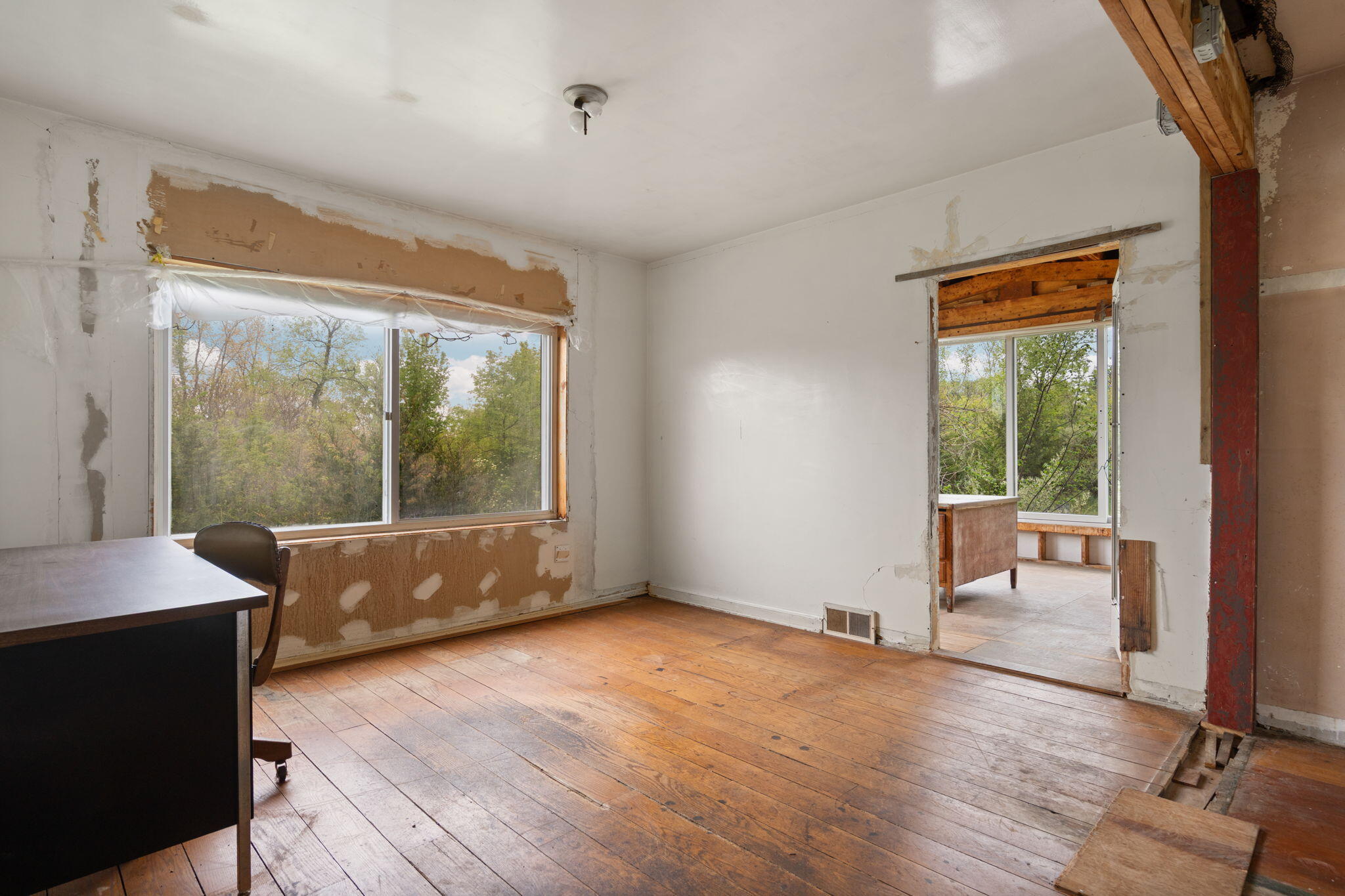 2203 Hickman Road