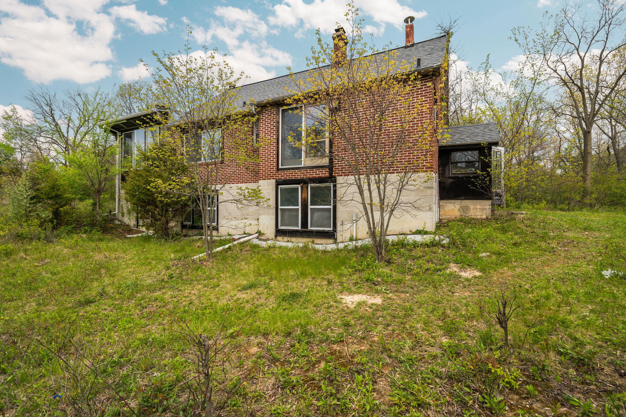 2203 Hickman Road