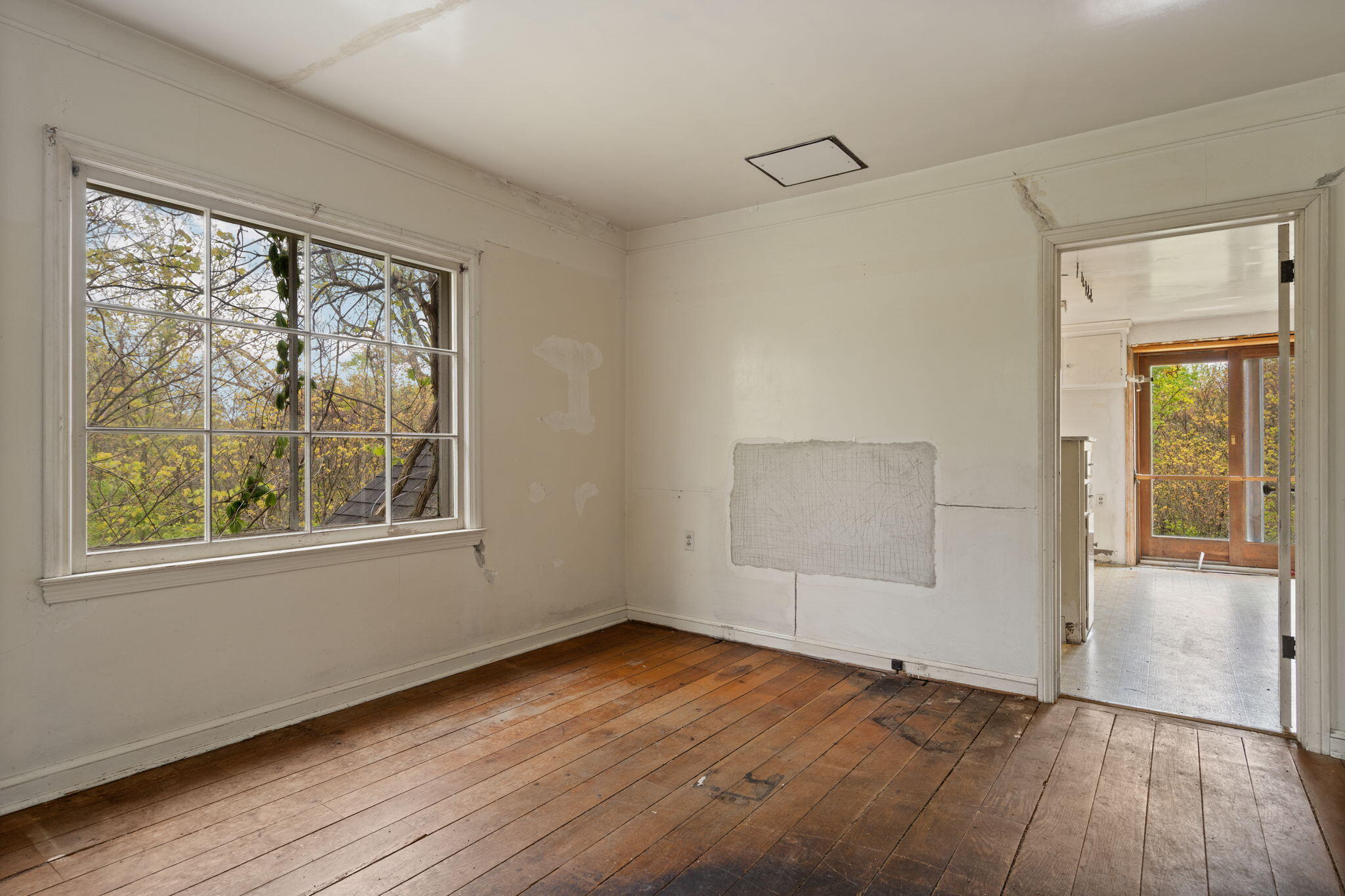 2203 Hickman Road