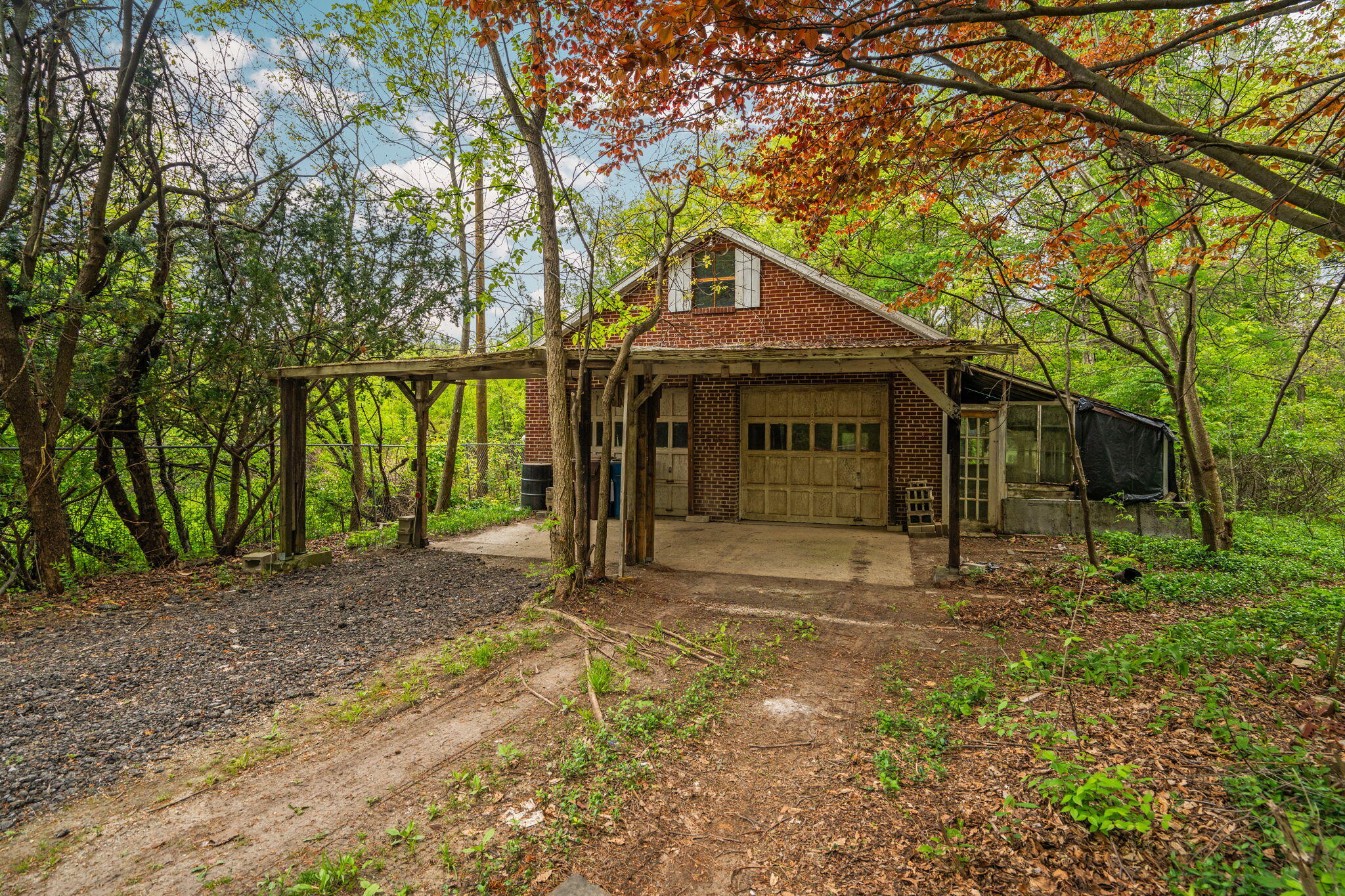 2203 Hickman Road