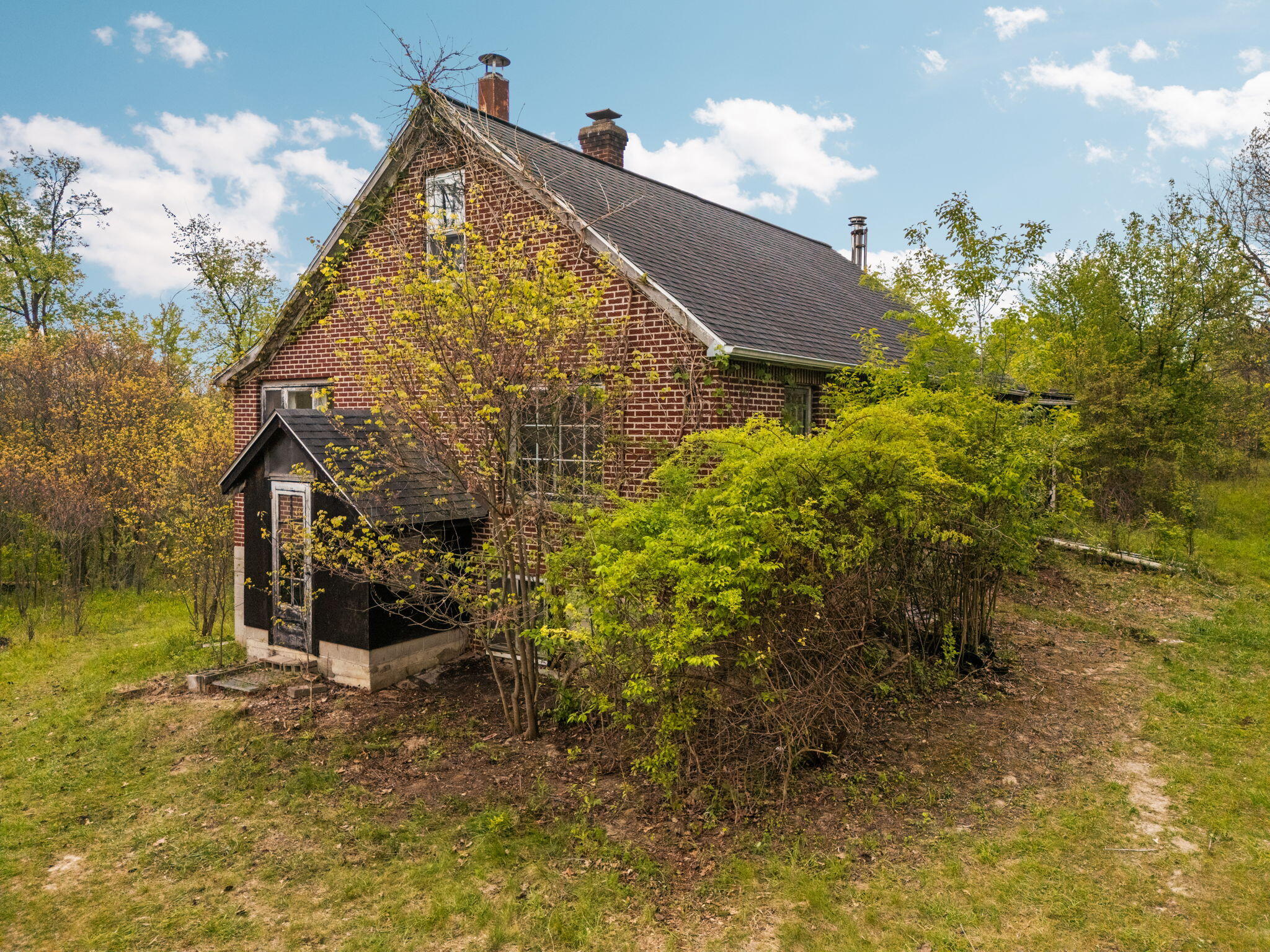 2203 Hickman Road
