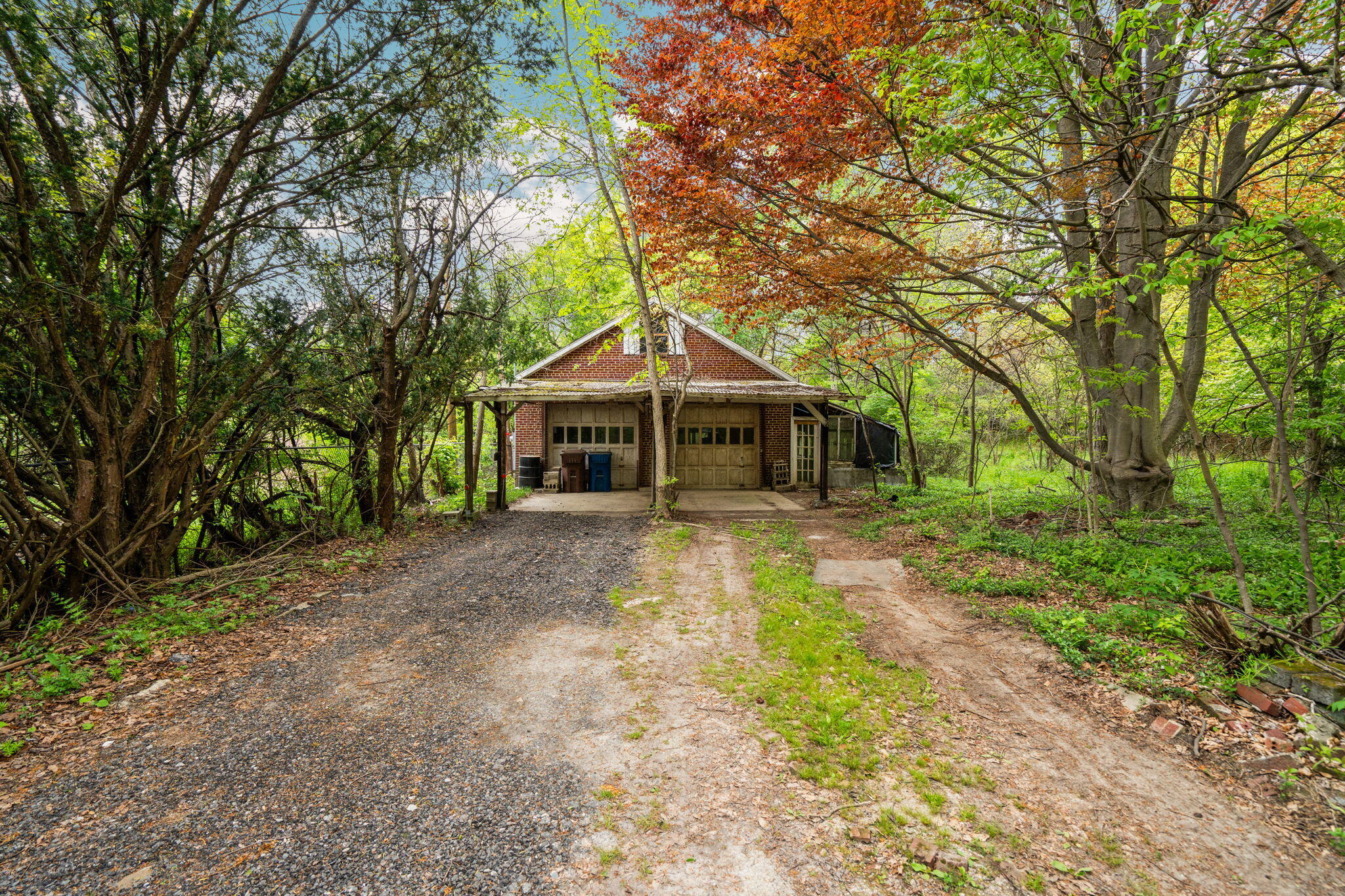 2203 Hickman Road