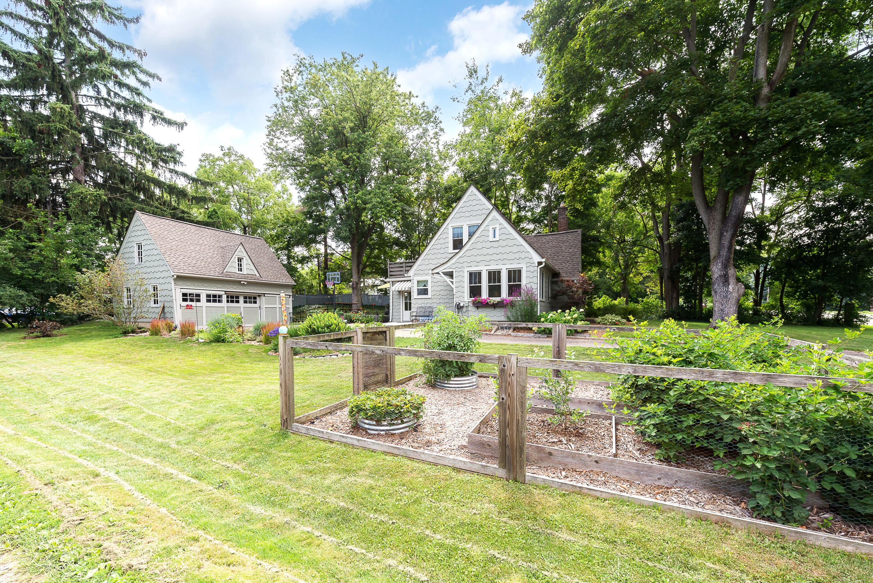 4951 W Liberty Road