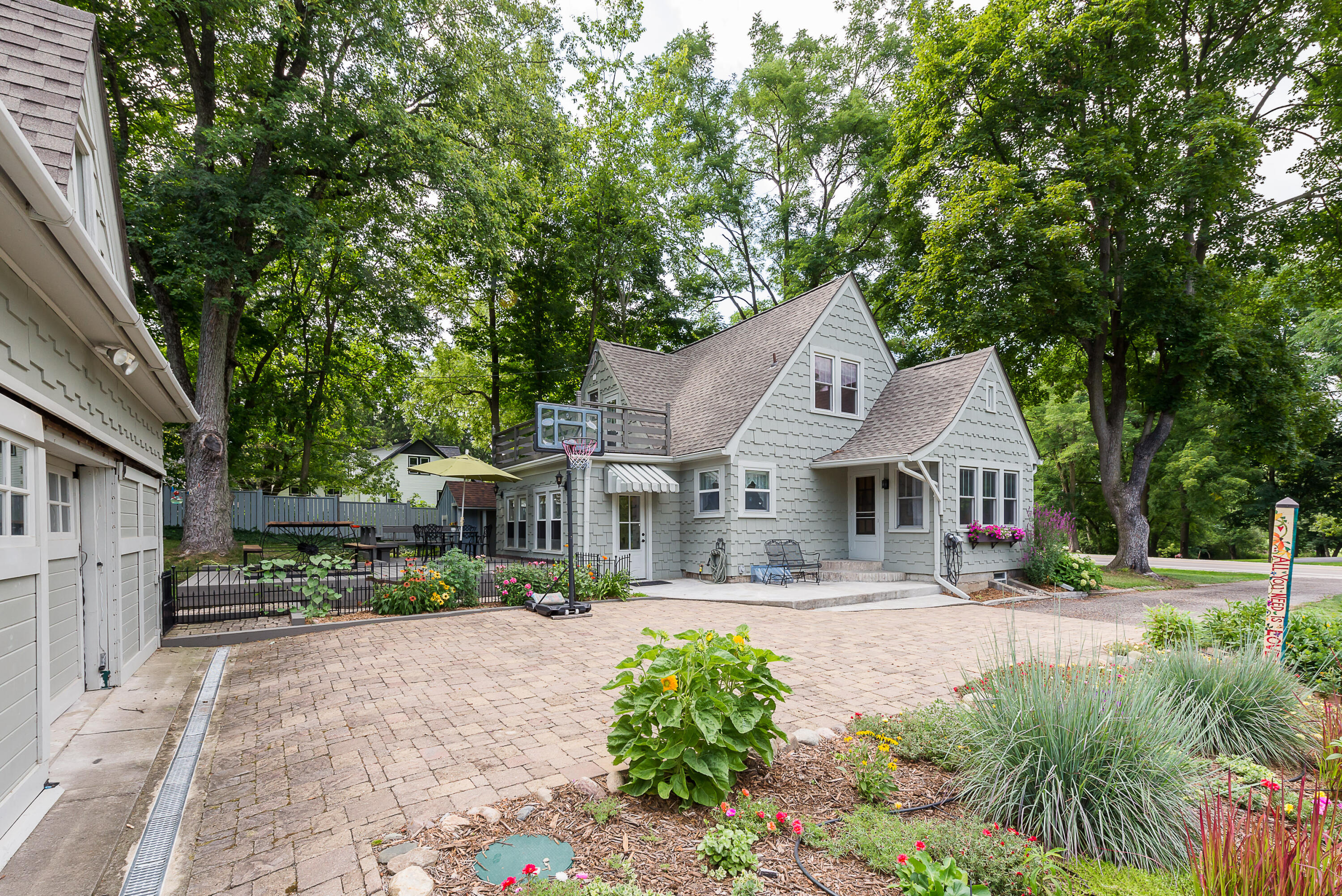 4951 W Liberty Road
