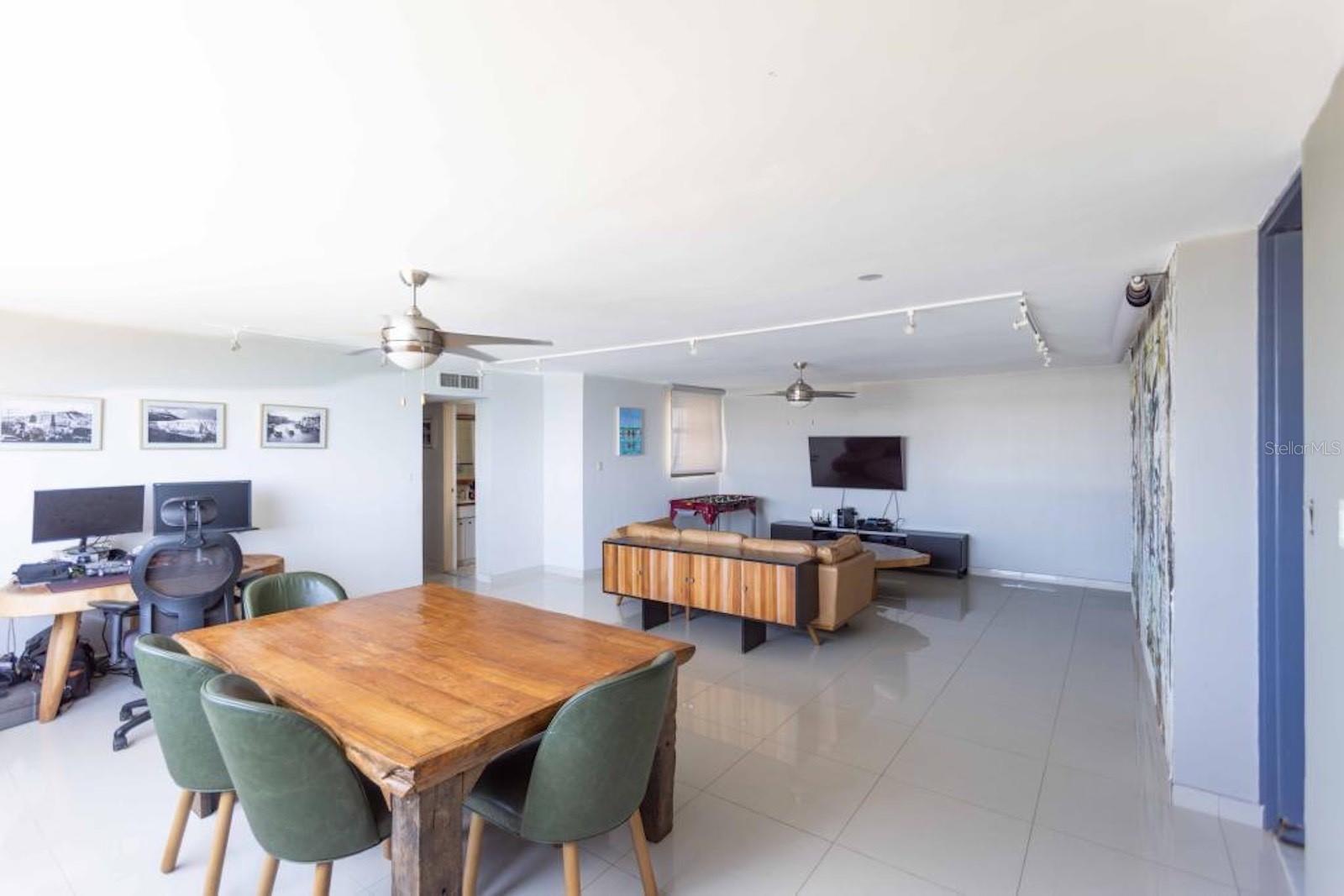 2306 CALLE LAUREL #APT 11B