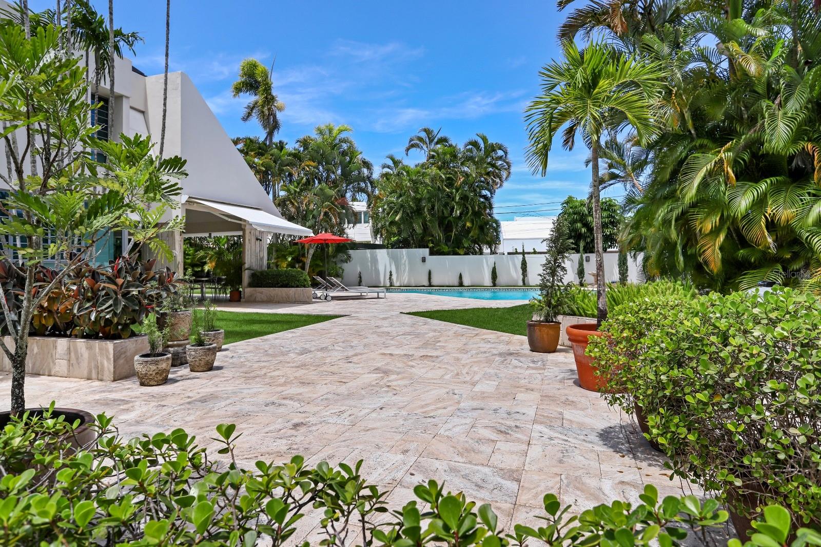 K-8 TERRACE ST., GARDEN HILLS