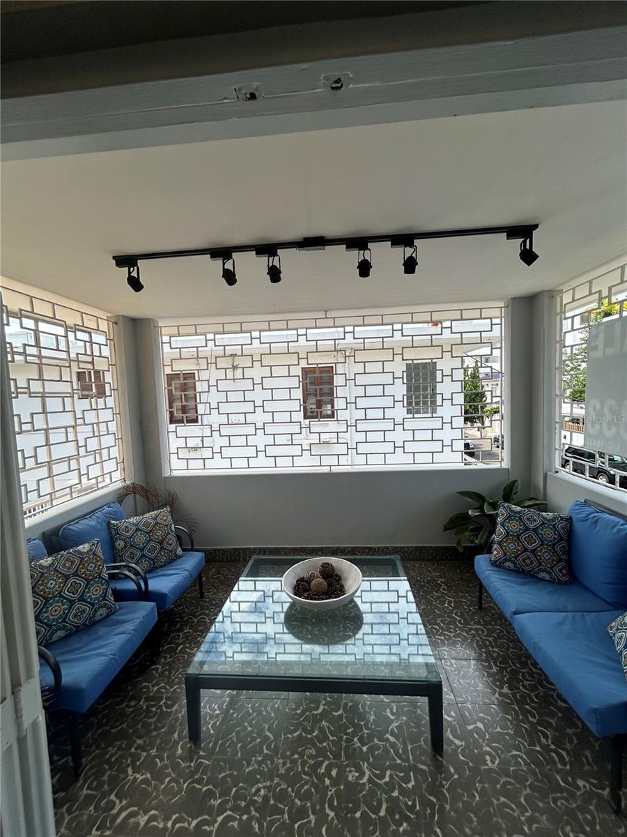 1510 CALLE MIRSONIA