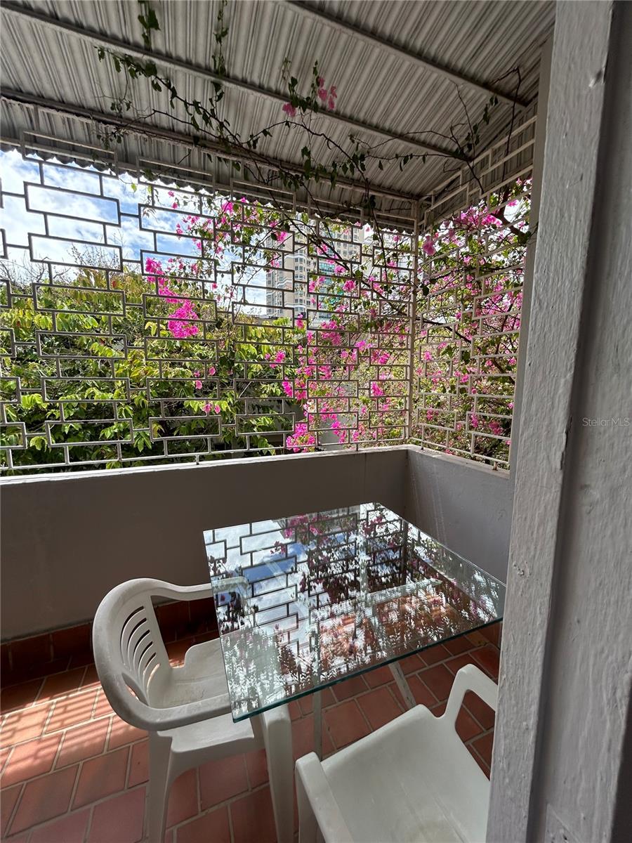 1510 CALLE MIRSONIA