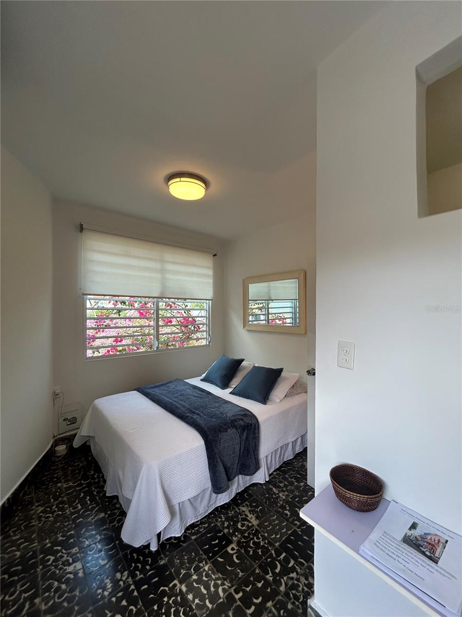 1510 CALLE MIRSONIA