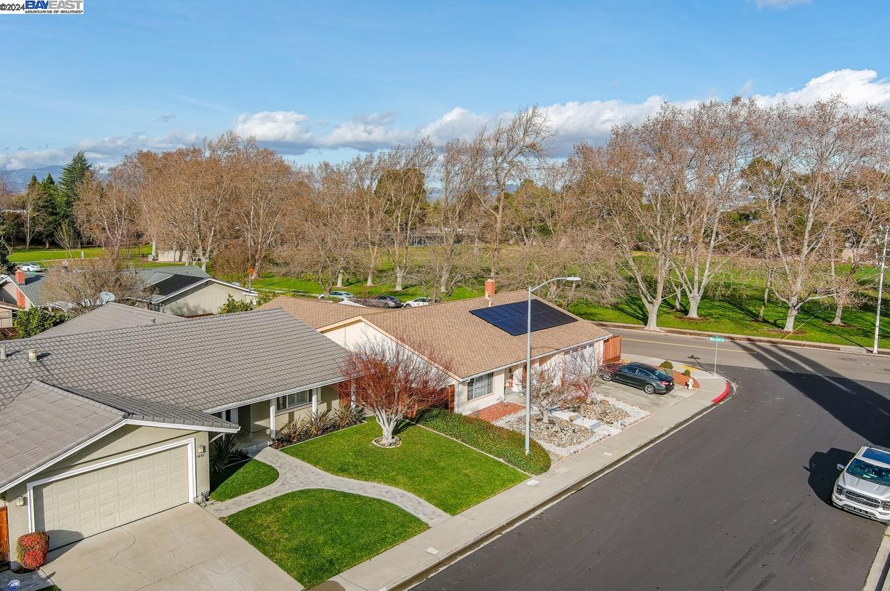7441 Flagstone Dr