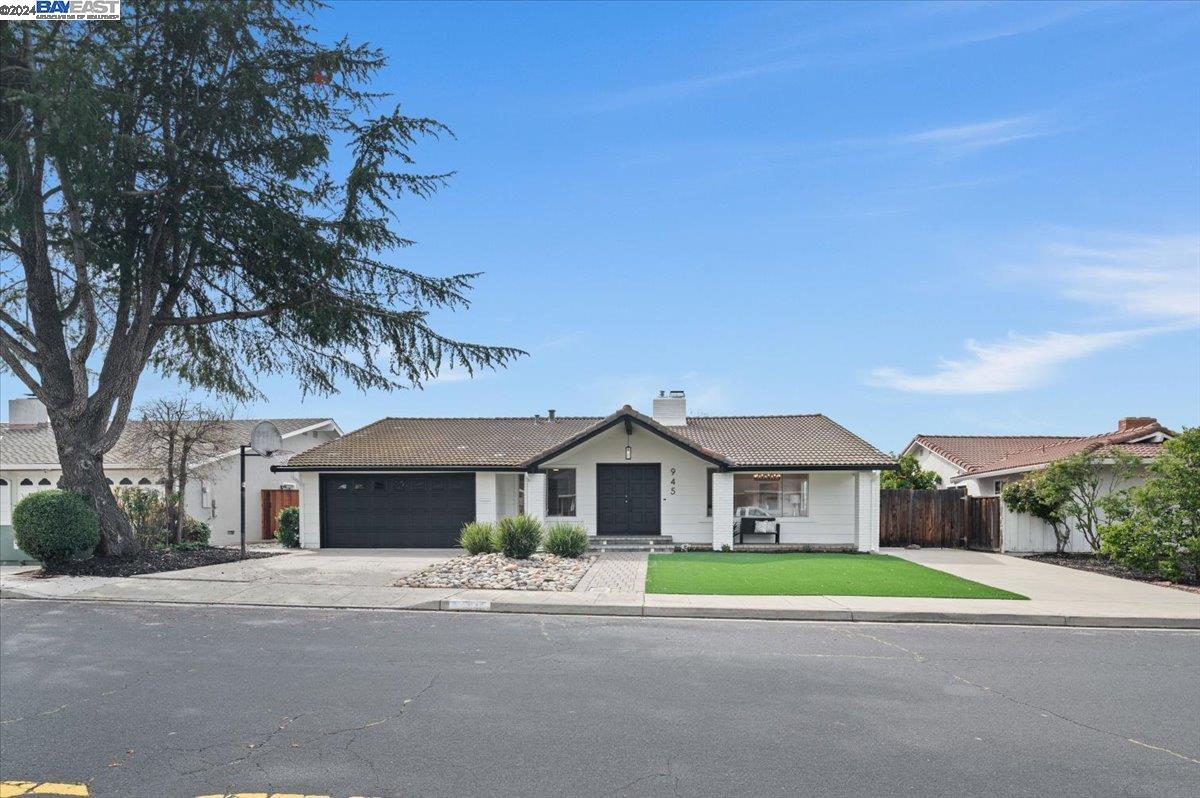 945 Florence Rd