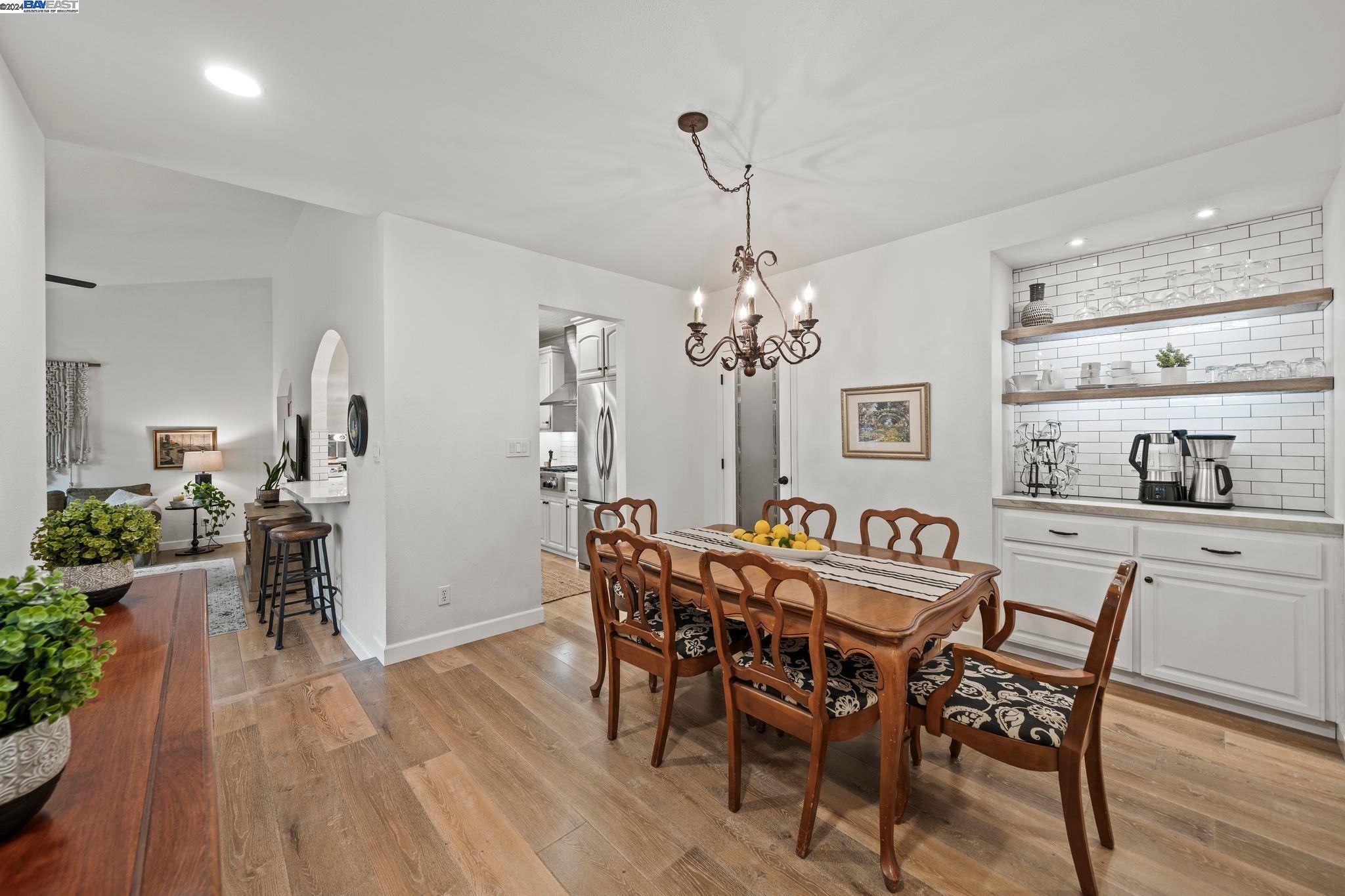 3299 Runnymede Ct