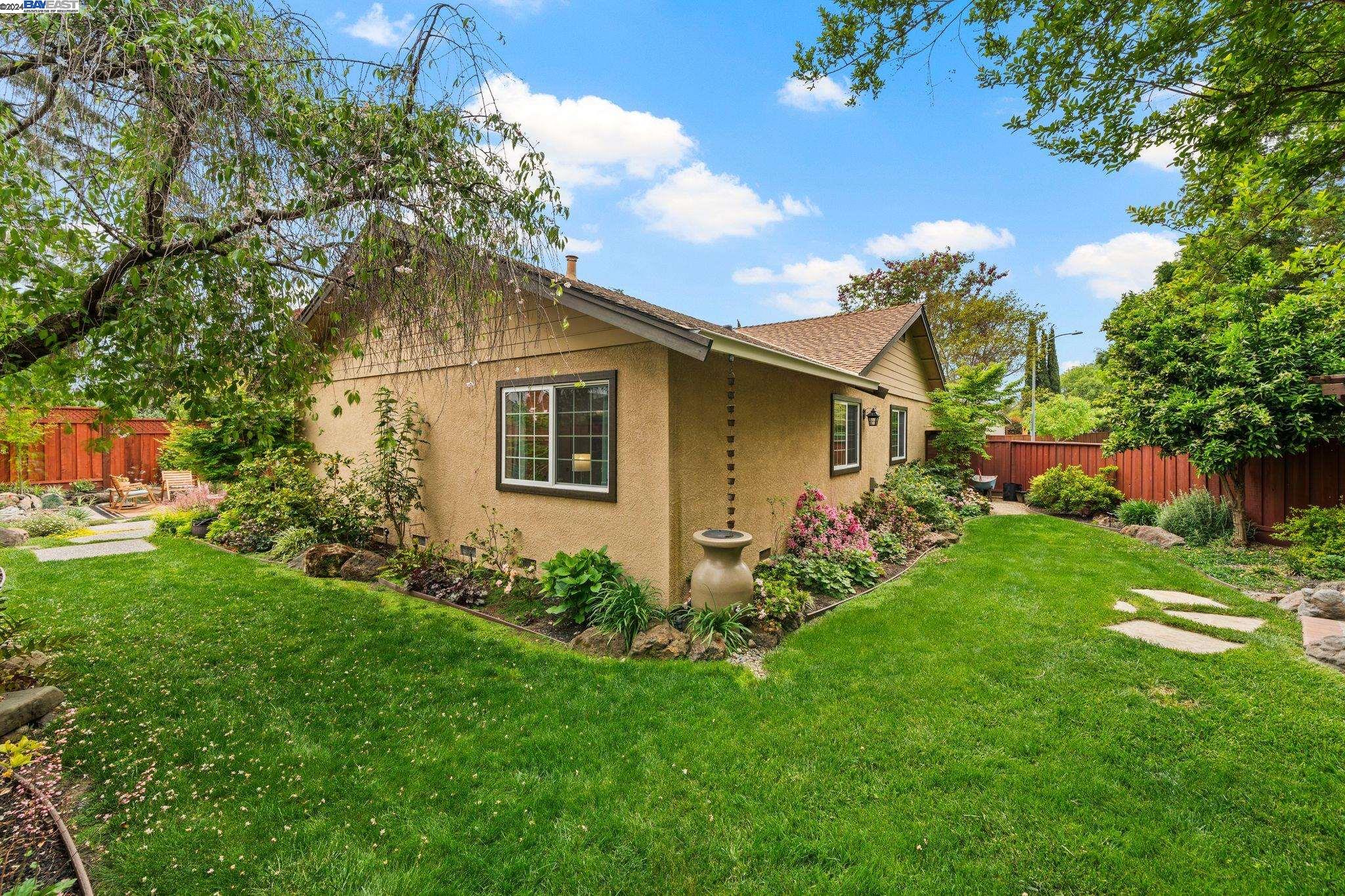 3299 Runnymede Ct