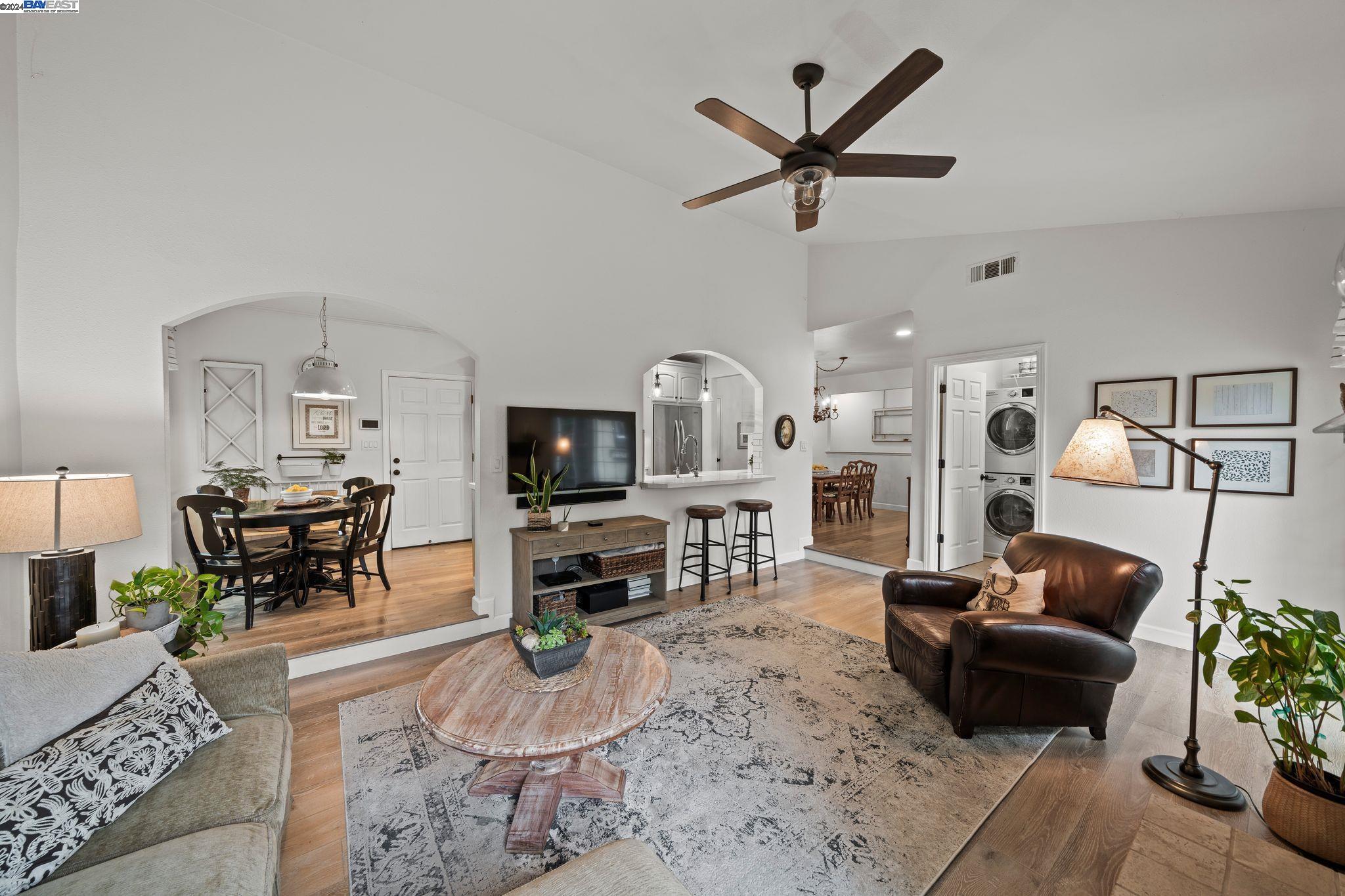 3299 Runnymede Ct