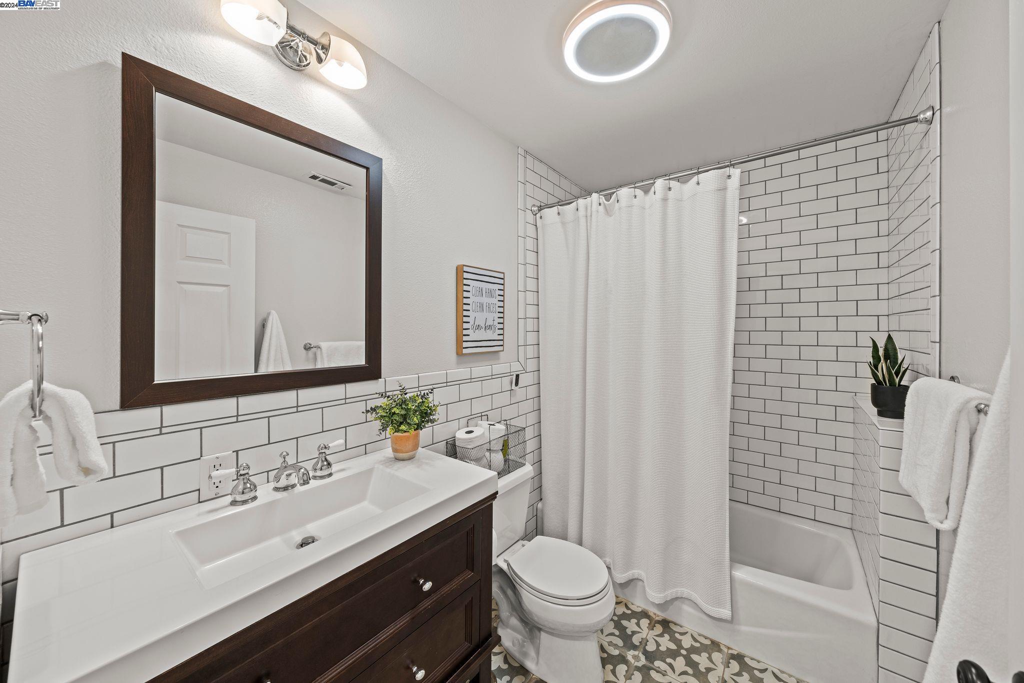 3299 Runnymede Ct