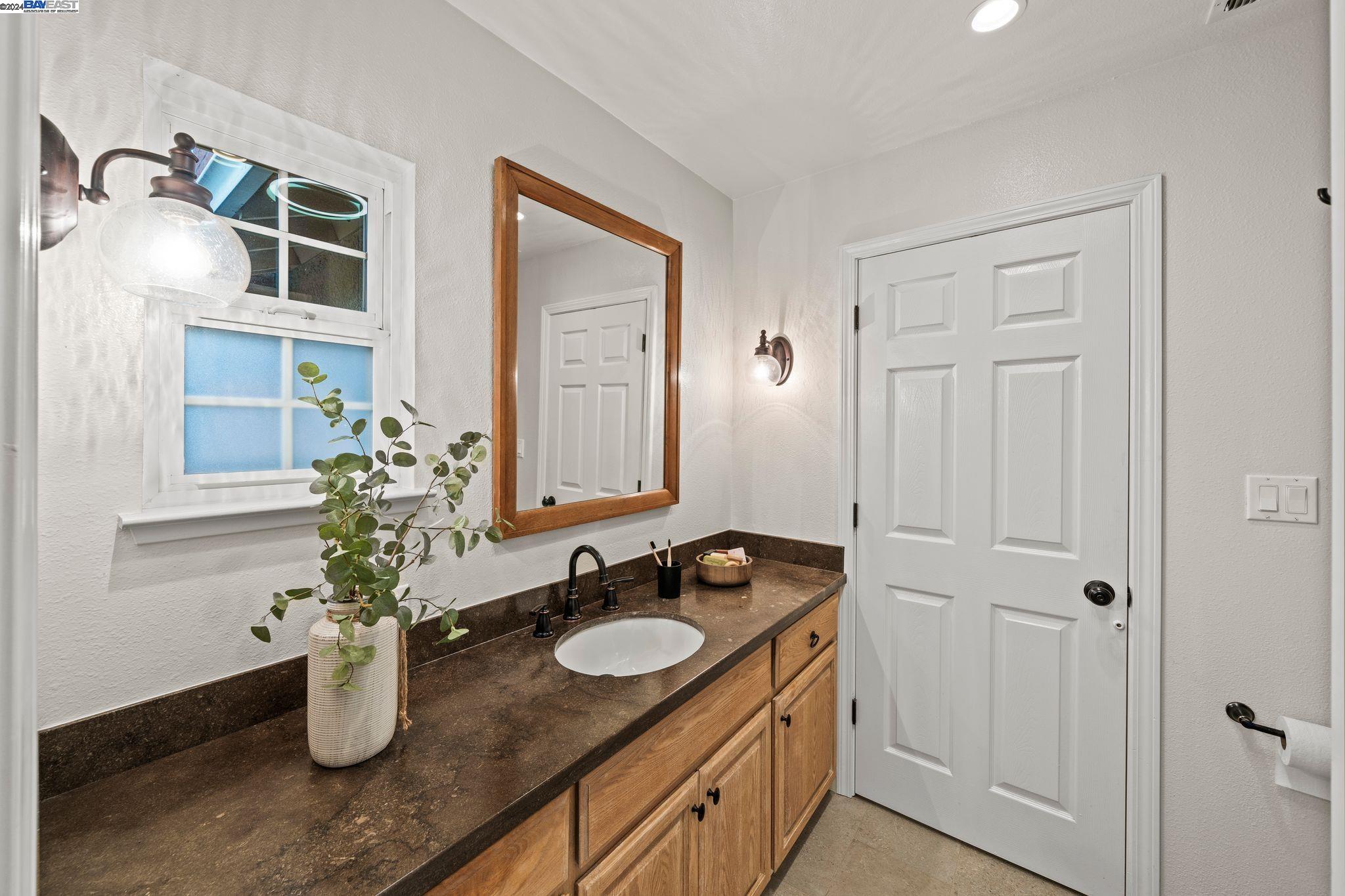3299 Runnymede Ct