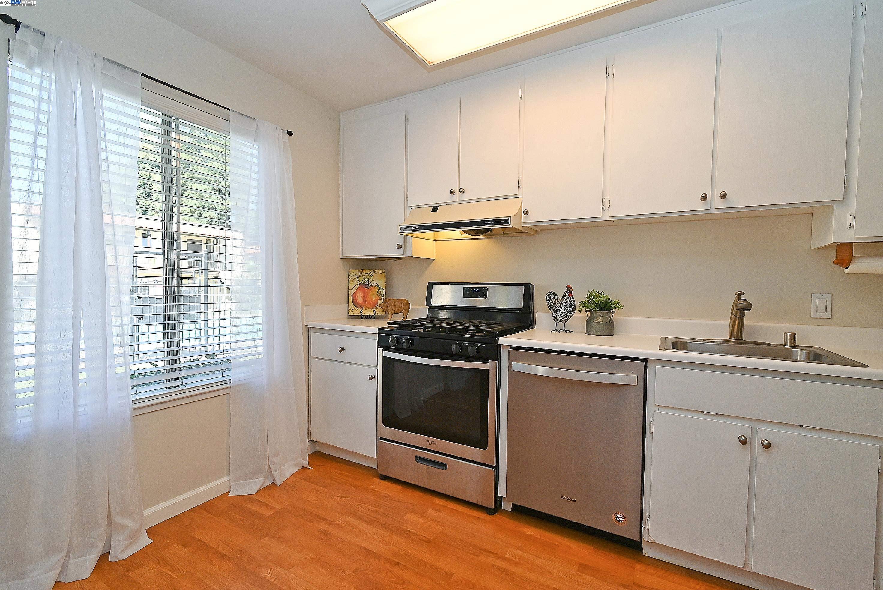 975 Murrieta Blvd # 25