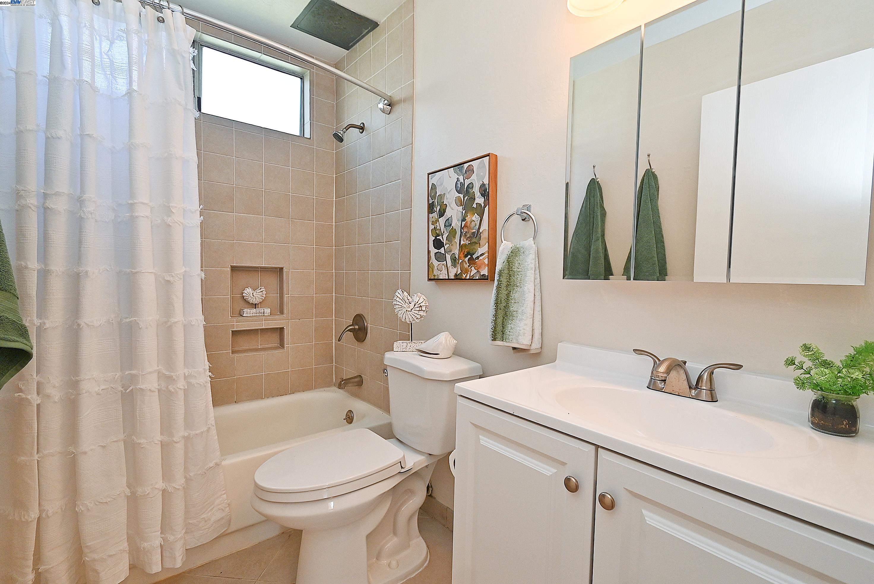 975 Murrieta Blvd # 25