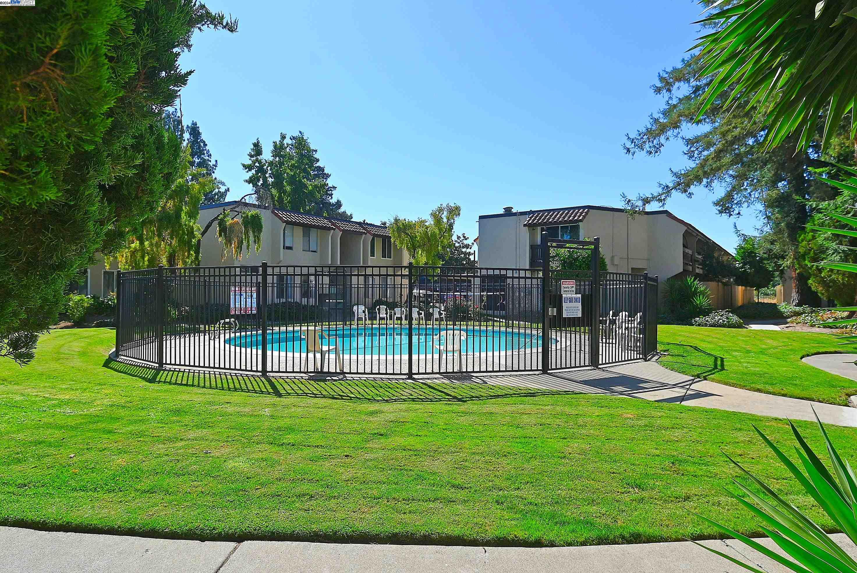 975 Murrieta Blvd # 25