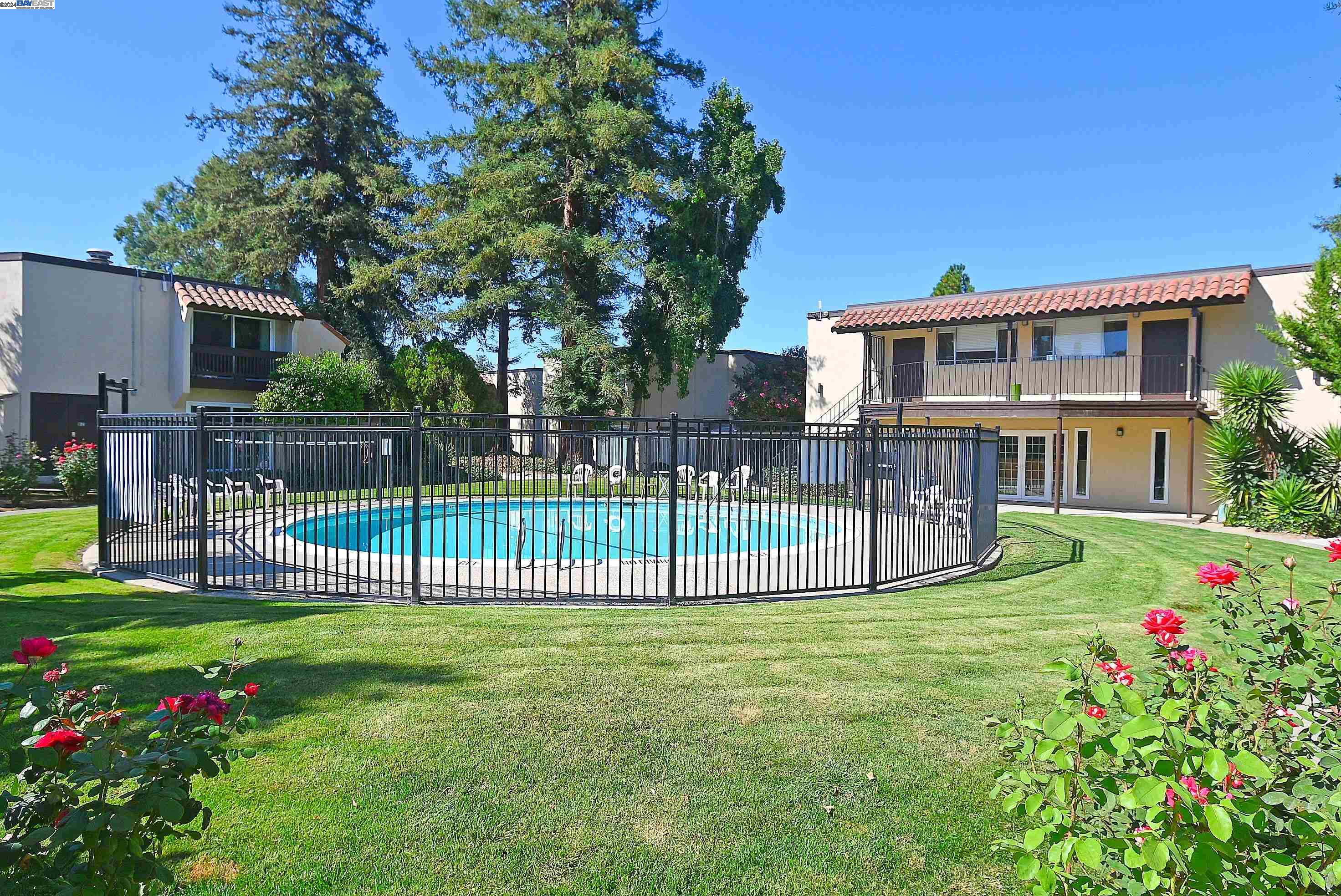 975 Murrieta Blvd # 25