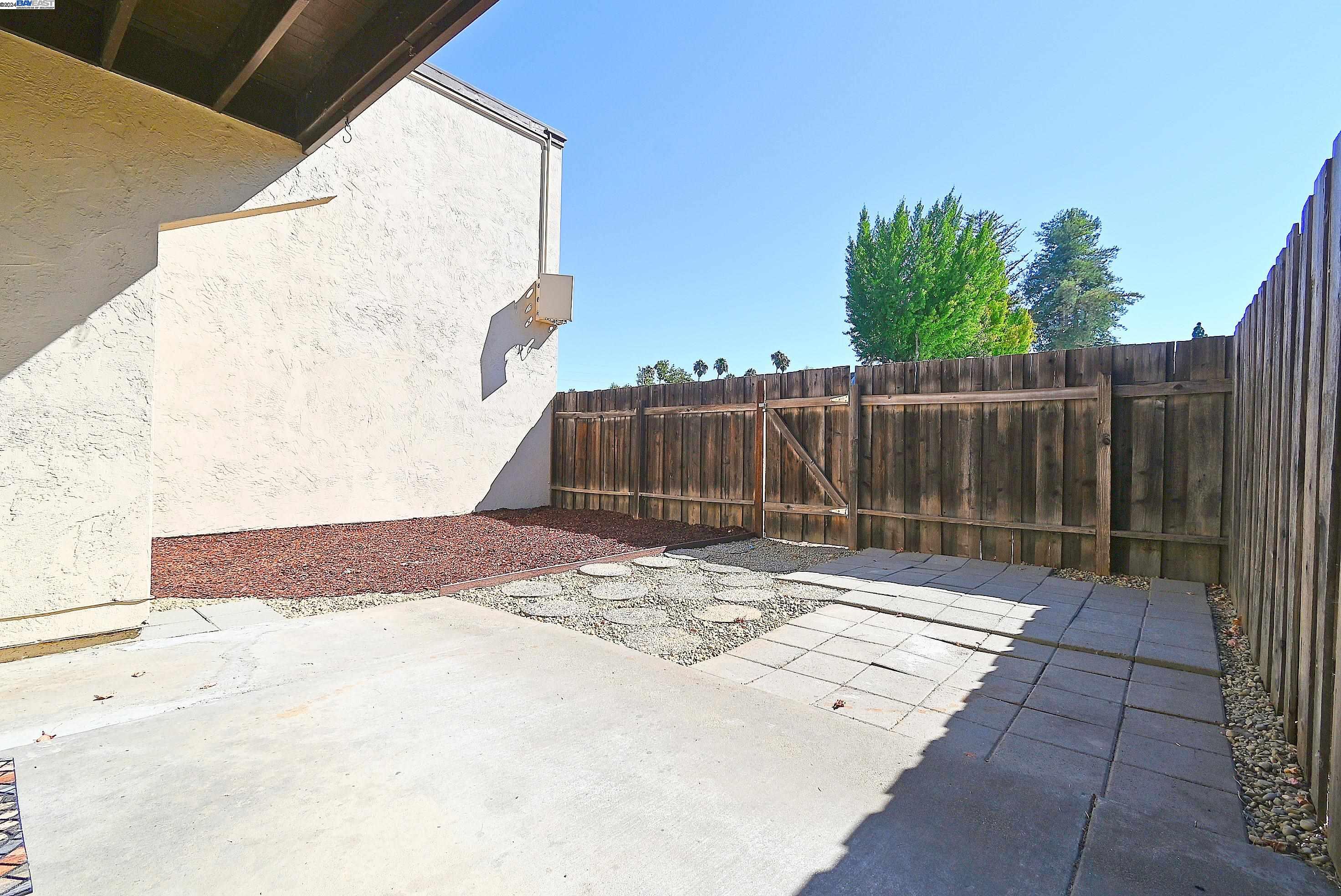 975 Murrieta Blvd # 25
