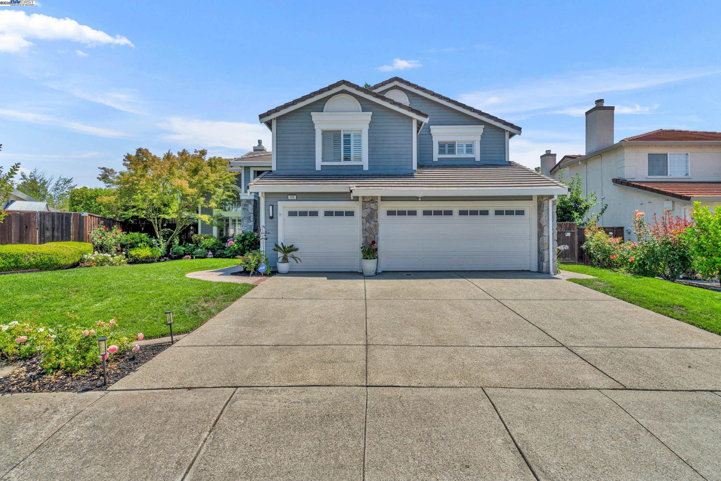 220 Sun Ridge Dr