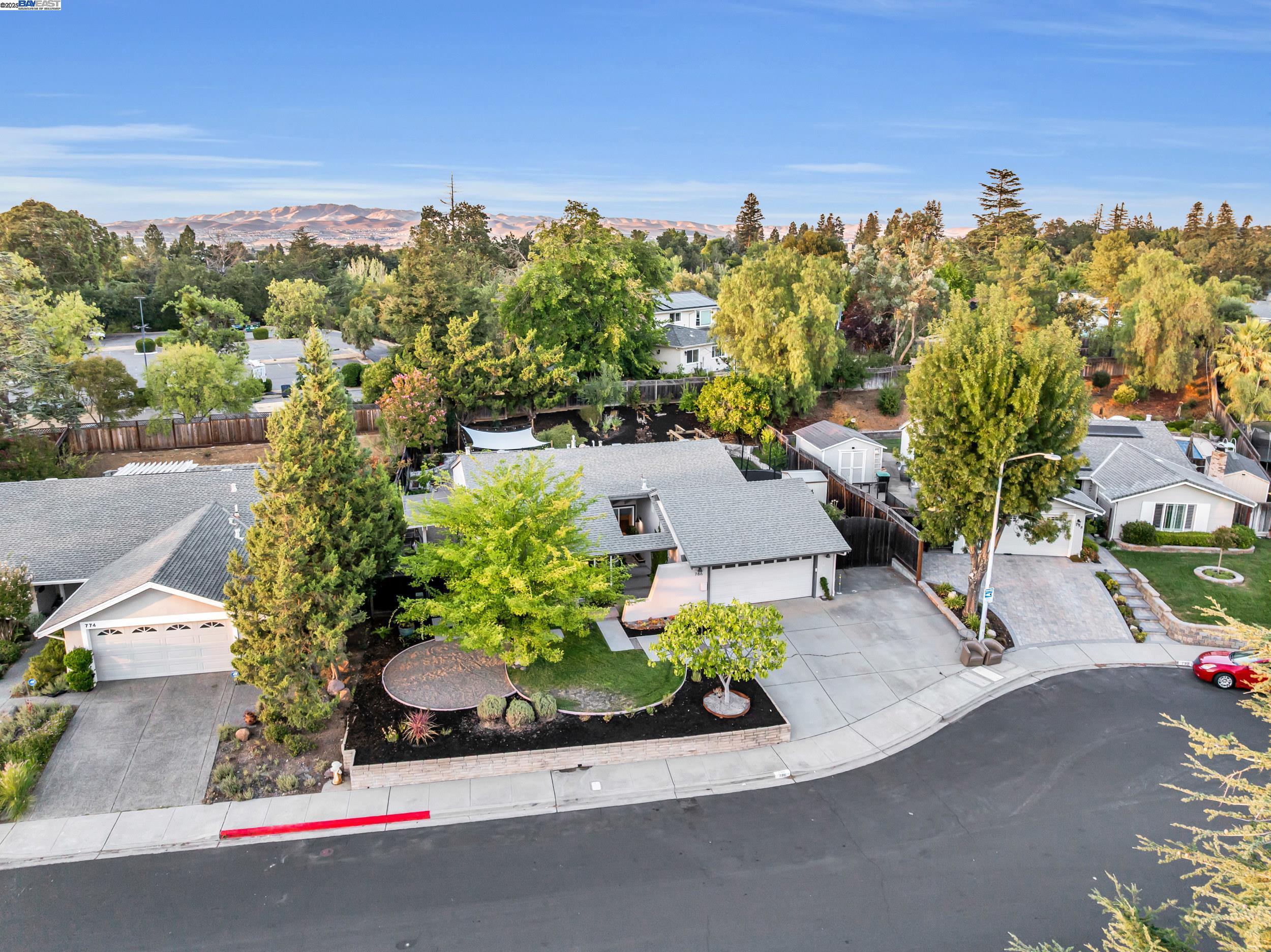 786 Bonita Ave