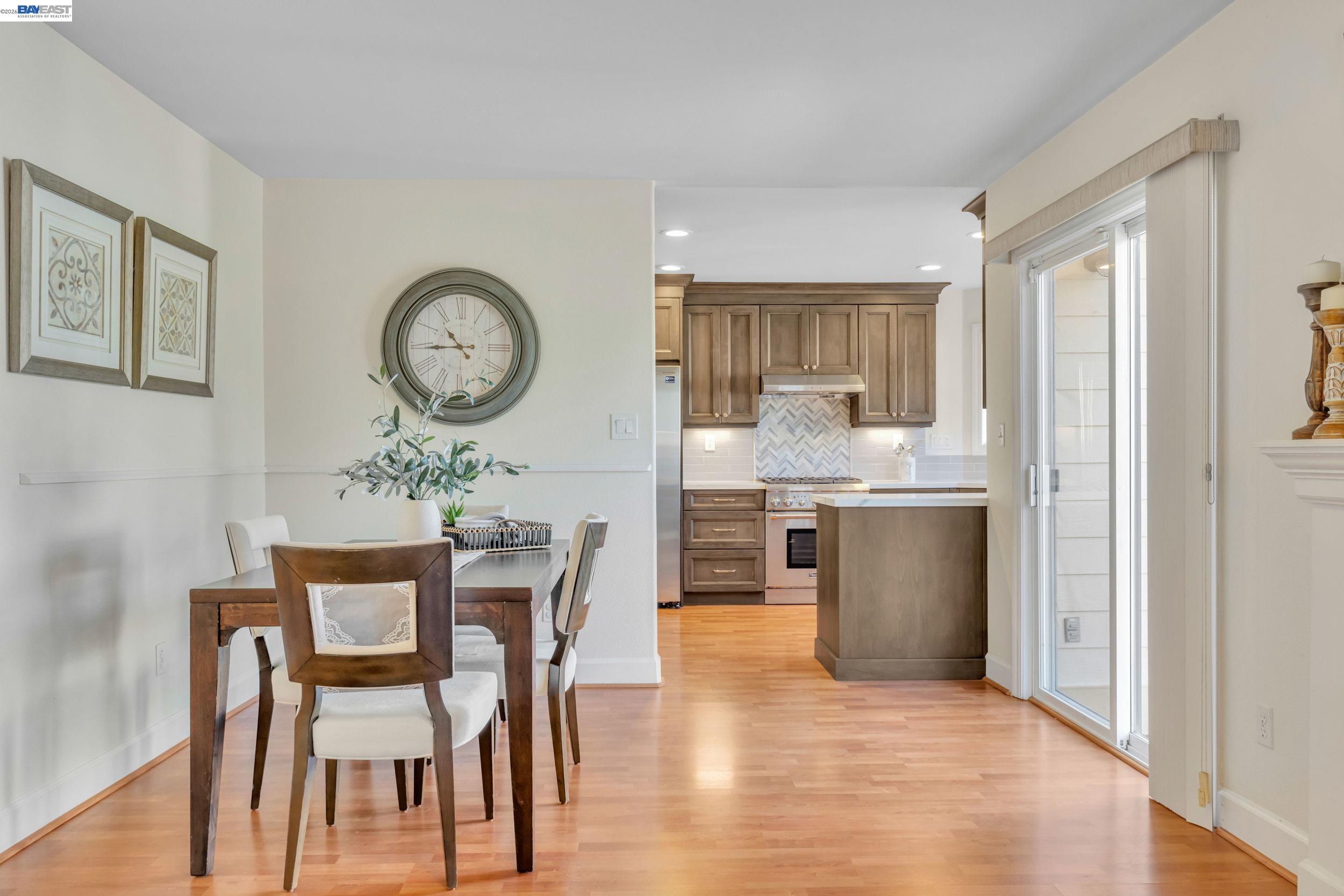 282 Del Valle Ct