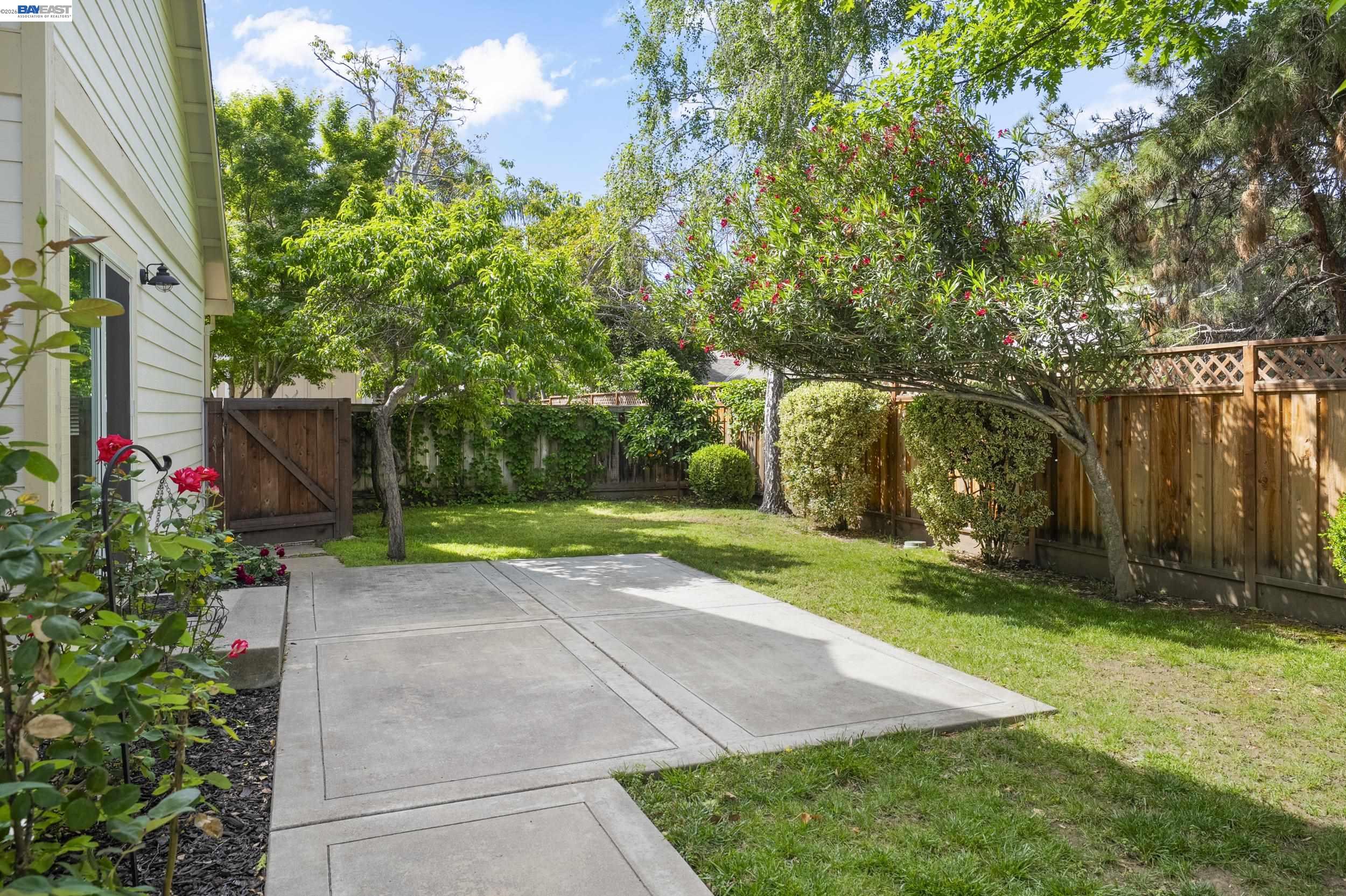 282 Del Valle Ct