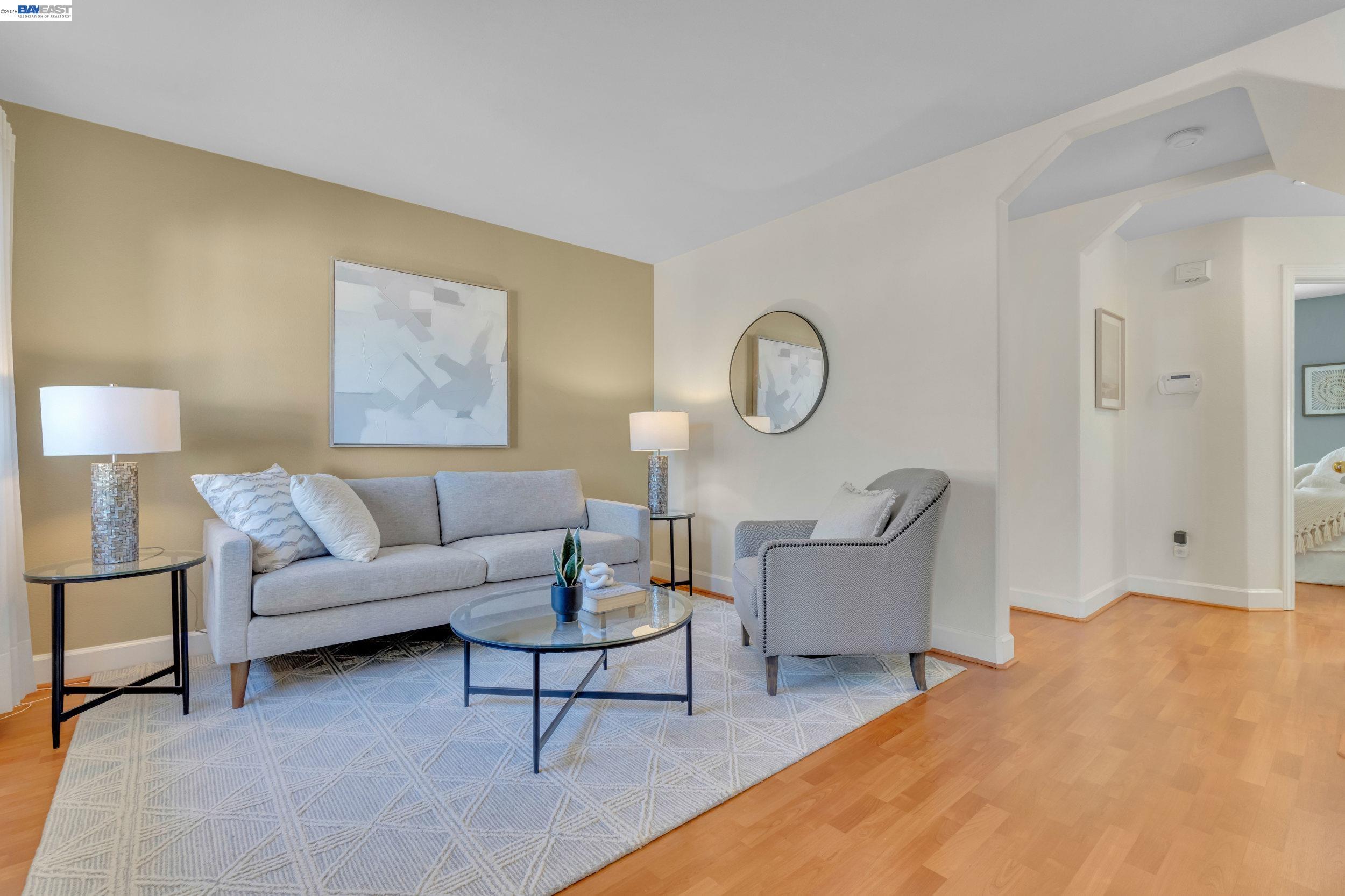 282 Del Valle Ct
